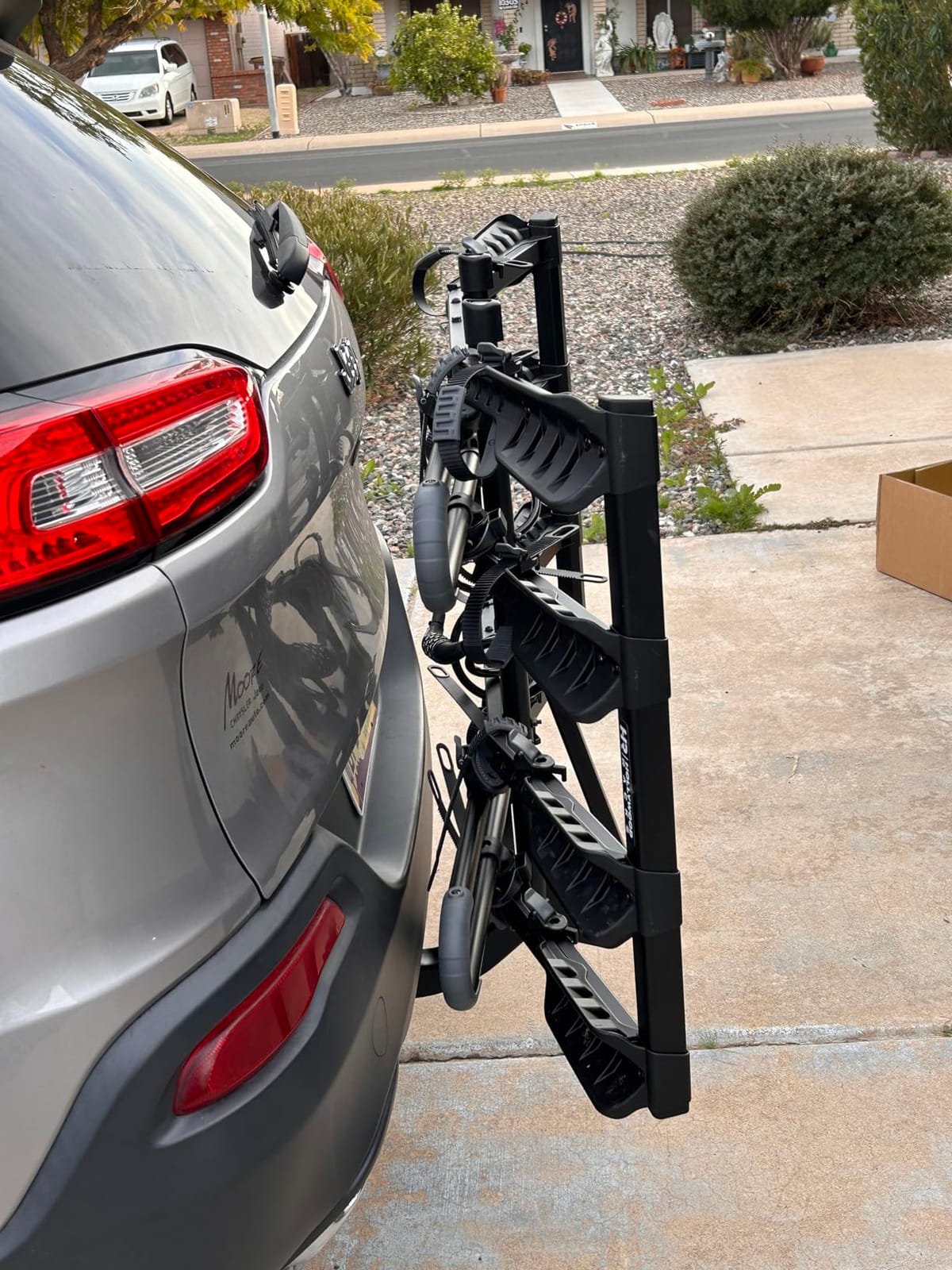 Hollywood Racks Destination 4 Hitch Bike Rack, Carries Up to 4 Bikes, Black customer photo 2