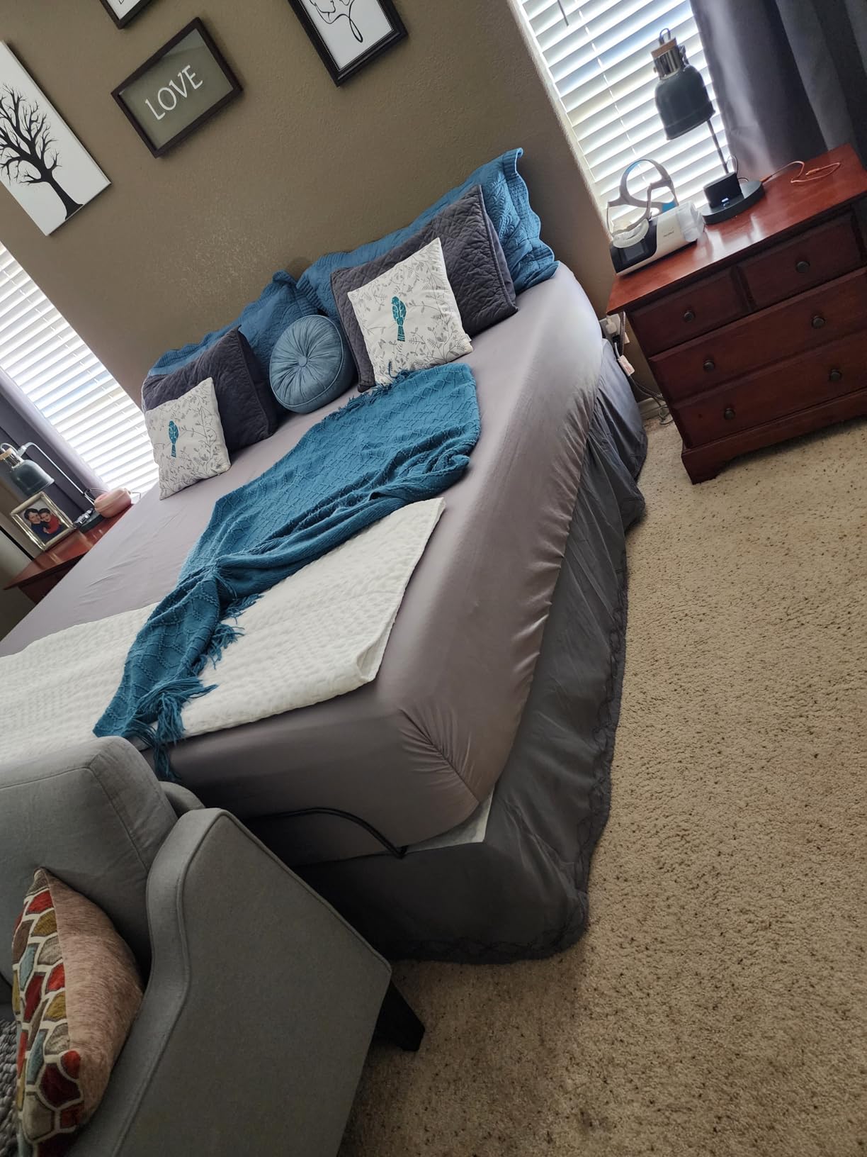 Sven & Son Classic Adjustable Bed Base, Head and Foot Lift, Massage, Under-Bed Lights, USB, Memory, Zero Gravity Smart Frame - Twin XL customer photo 1