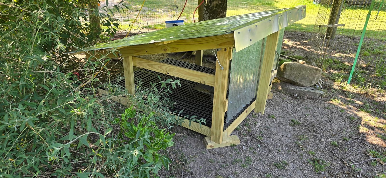 RentACoop Automatic Treadle Chicken Feeder, Rat Proof No Waste, 25 lb customer photo 2