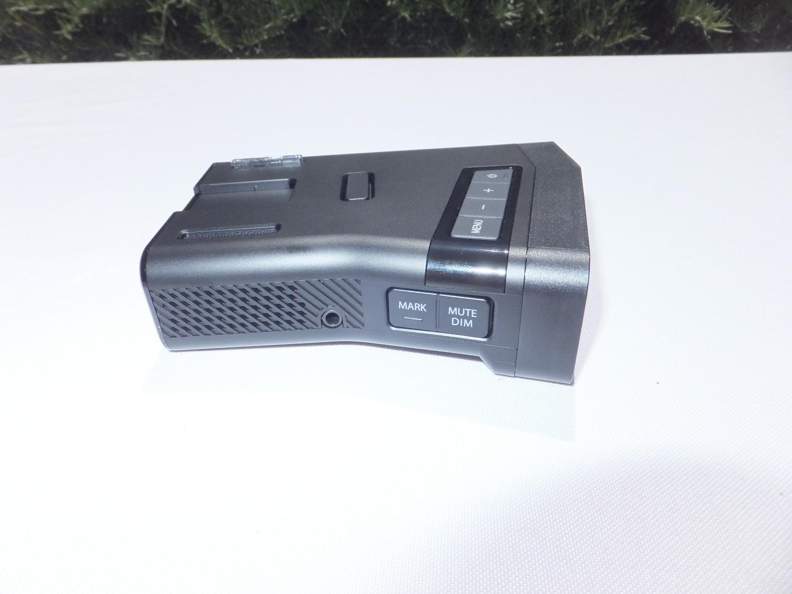 Uniden R7 Extreme Long-Range Laser-Radar Detector, Built-in GPS w/ Real-Time Alerts, Dual-Antennas Front & Rear w/Directional Arrows, Voice Alerts, Red Light Camera and Speed Camera Alerts customer photo 1