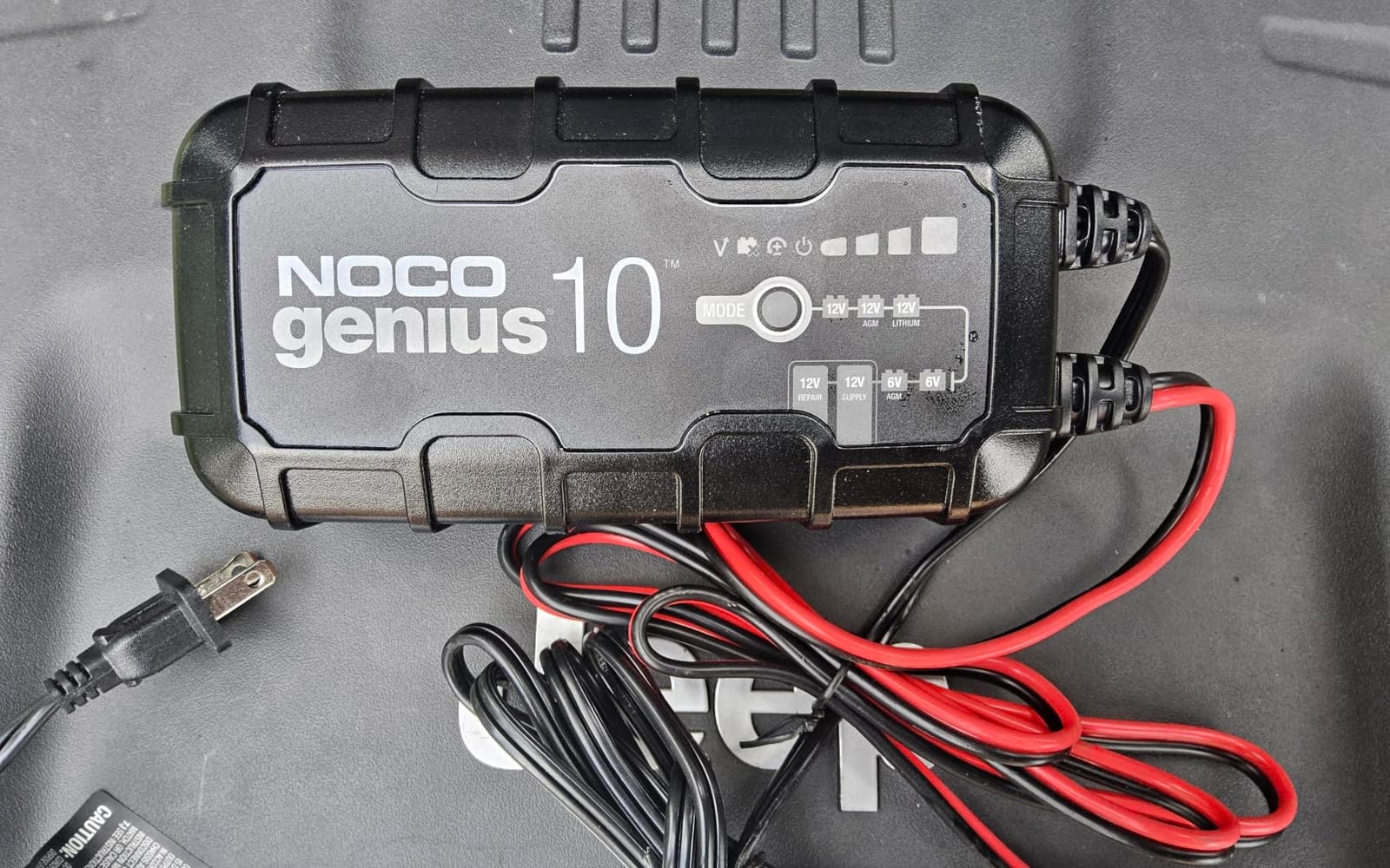 NOCO GENIUS10 10A 6/12V Smart Battery Charger, Trickle Charger & Maintainer customer photo 2