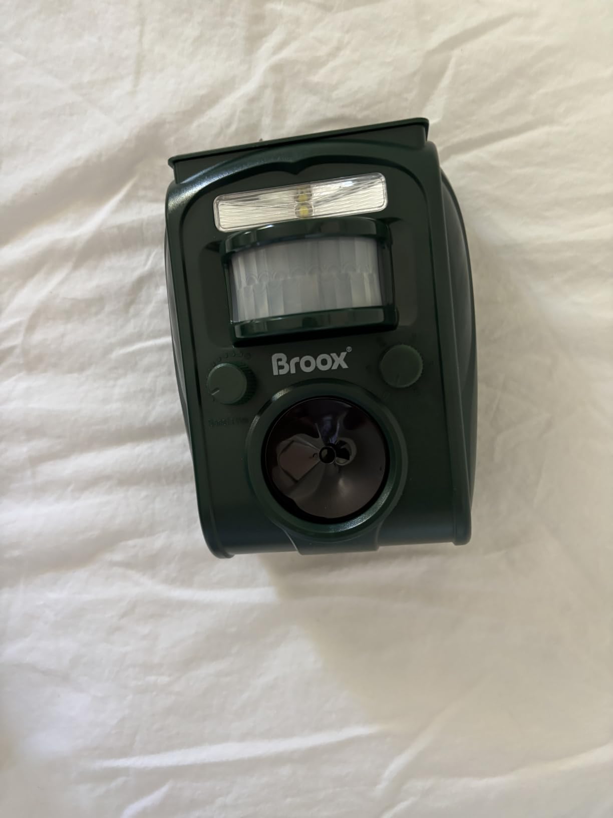 Broox 2026 Upgraded Solar Animal Repellent, Cat Repellent Outdoor, Squirrel Repellent, Deer Repellent, Ultrasonic pest Repeller, Waterproof IP 65, Motion Detection, Dog, Raccoon, Skunk, Rabbit, Rodent customer photo 2