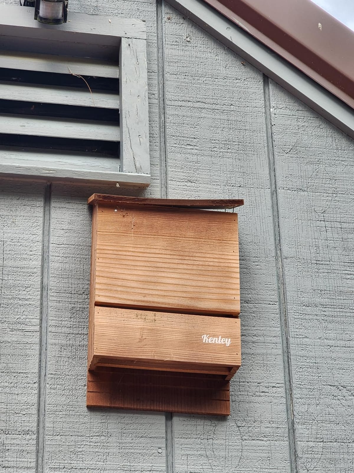 Kenley Bat House - Large Outdoor Bat Box with Triple Chamber - Cedar Wood customer photo 2