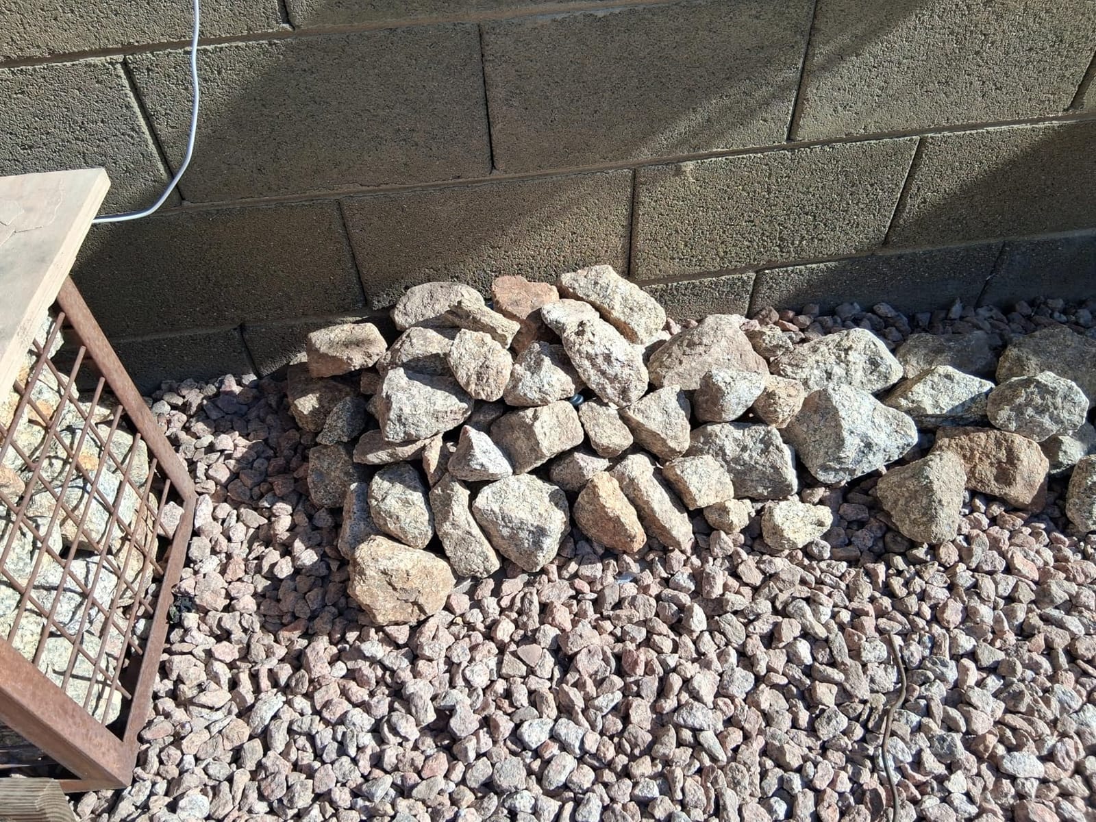 Outpost Rat Bait Station | Single Station Targets Small Mice Up to Large Rats | Position Horizontal or Vertical | Made in USA customer photo 2
