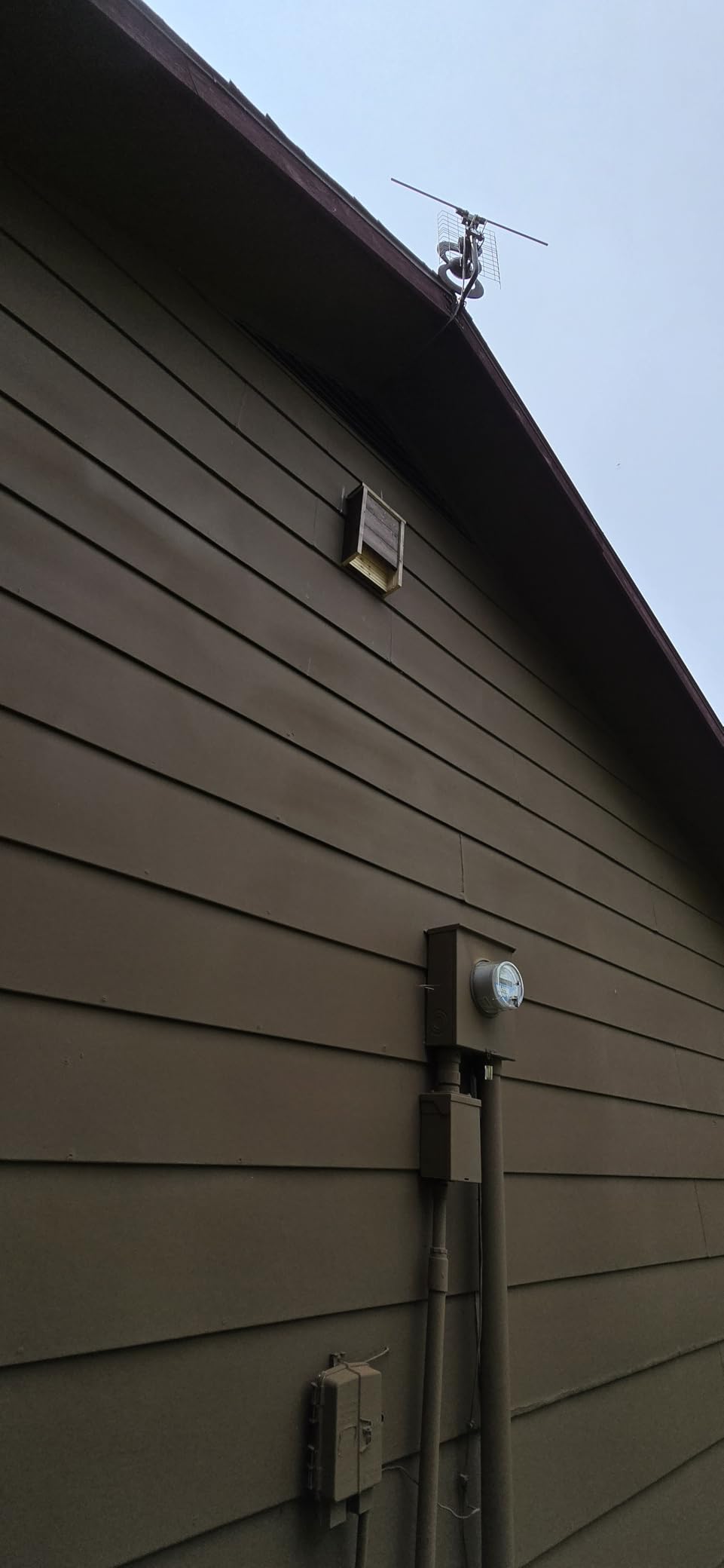 Made in USA, Premium-Grade Red Cedar Bat House, 2 Chamber Bat Box, Easy-to-Install Wooden Bat House Kit, Weather-Resistant Bat Houses for Outdoors, Includes Mounting Screws - Applewood Outdoor customer photo 2