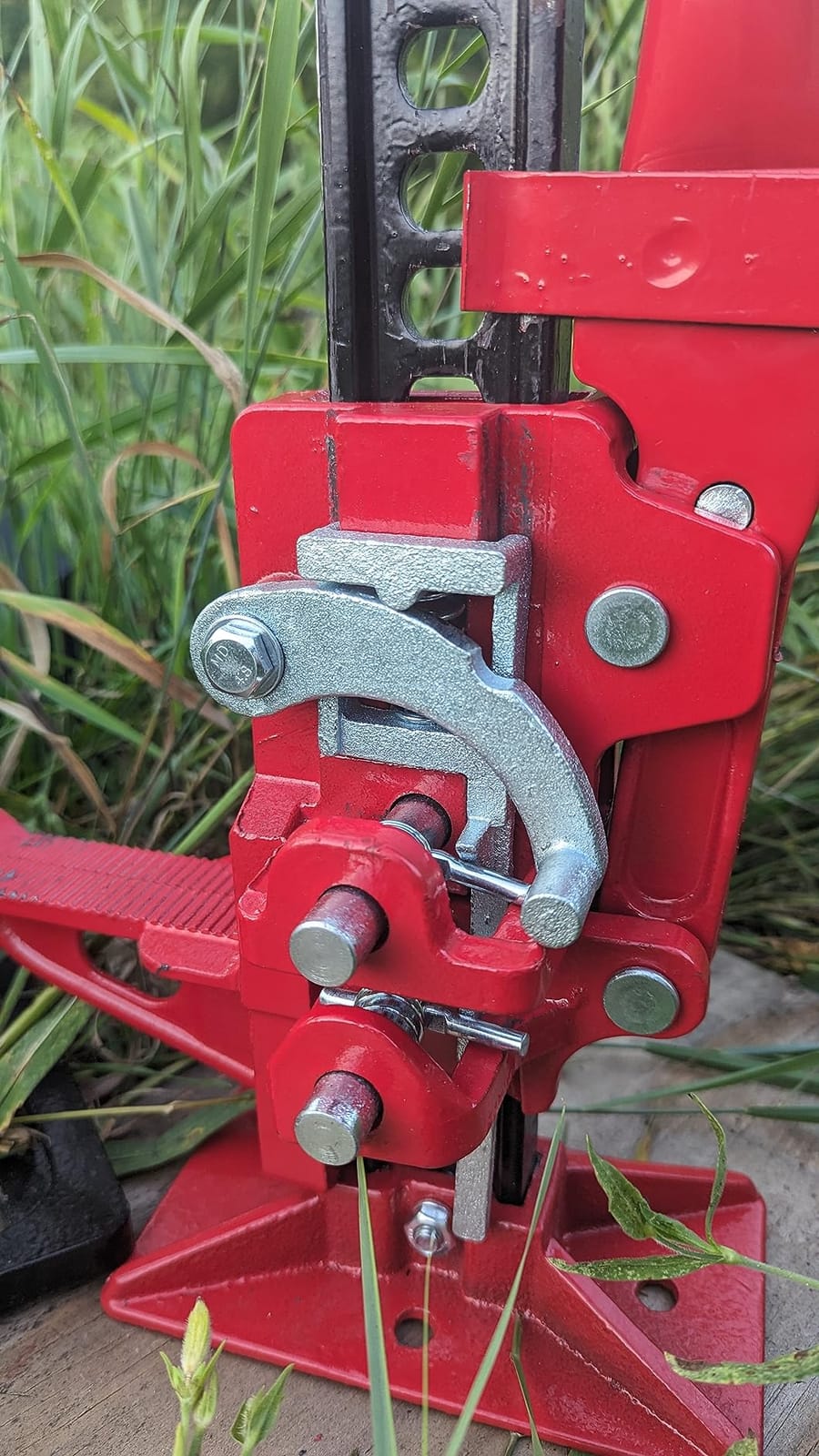 Torin 33-Inch High-Lift Ratcheting Off-Road Utility Farm Jack, 3 Ton (6,000 lb) Capacity, Heavy Duty Steel Jack for Tractor, Truck, SUV, Jeep, Bumper Lift, Red customer photo 2