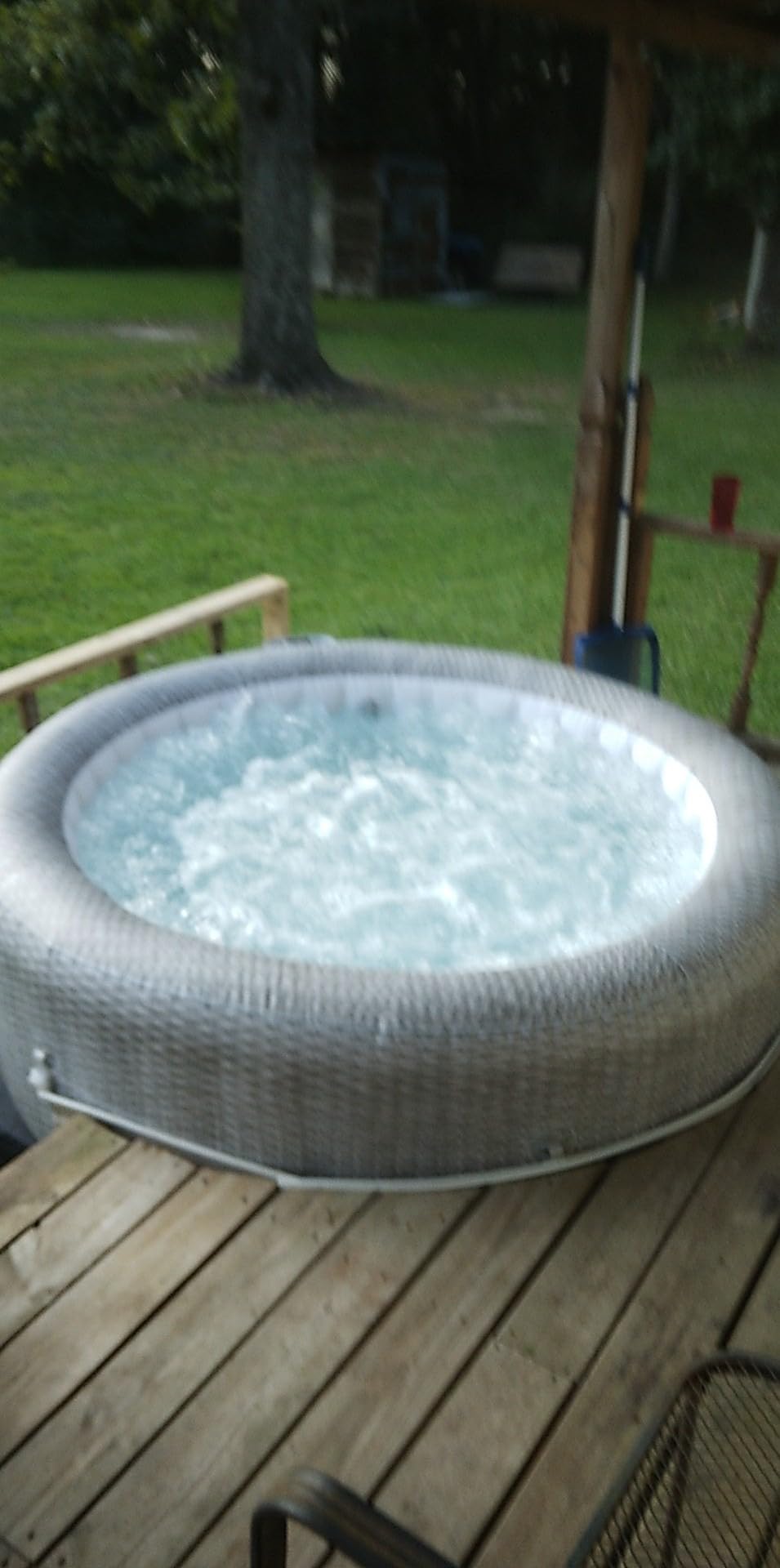 Bestway 4-6 Person SaluSpa Honolulu AirJet Inflatable Hot Tub Spa, 77