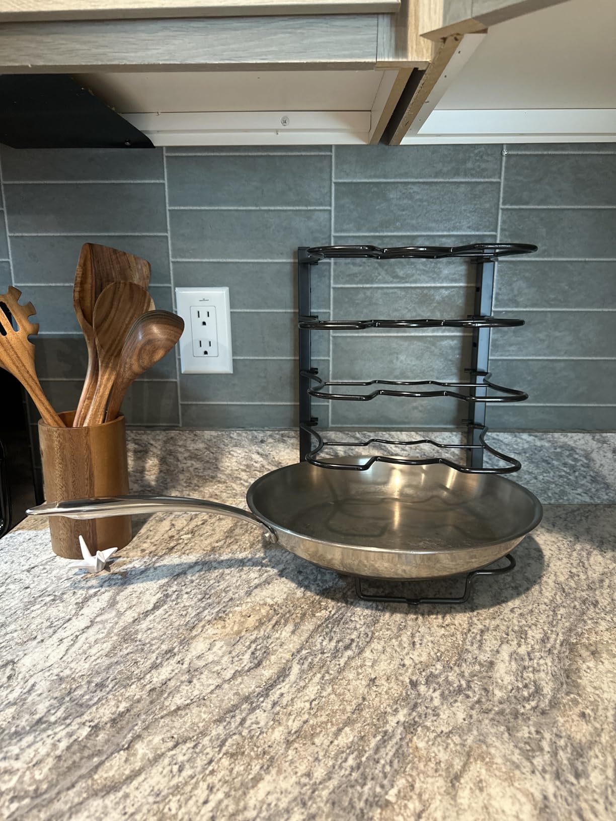 SIMPLE HOUSEWARE 5 Compartments Height Adjustable Pan Organizer, Black customer photo 1
