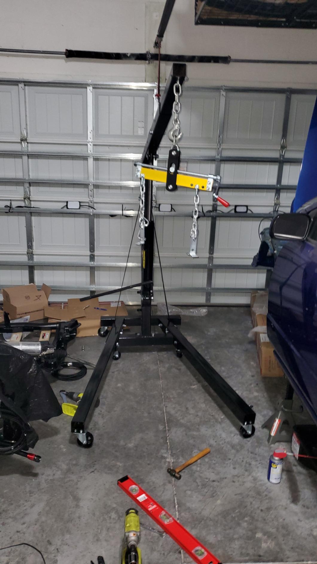 Goplus 2 Ton Folding Engine Lift with 6 Wheels, Heavy Duty Steel Hydraulic Shop Crane, Cherry Picker for Garage, Workshop, 4400 LBS customer photo 1