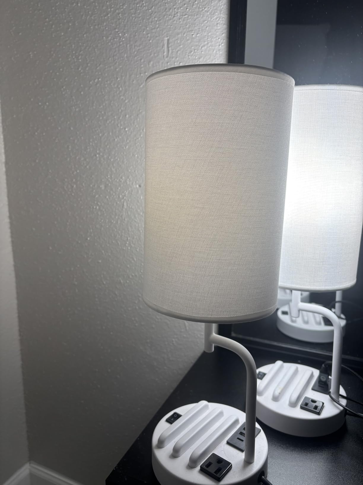 Dreamholder Table Lamp with 3 USB Charging Ports, Modern Desk Lamp with AC Outlet and Phone Stands, Perfect Bedside Lamp for Bedroom, Living Room, Office (Pack of 2), Cream customer photo 1