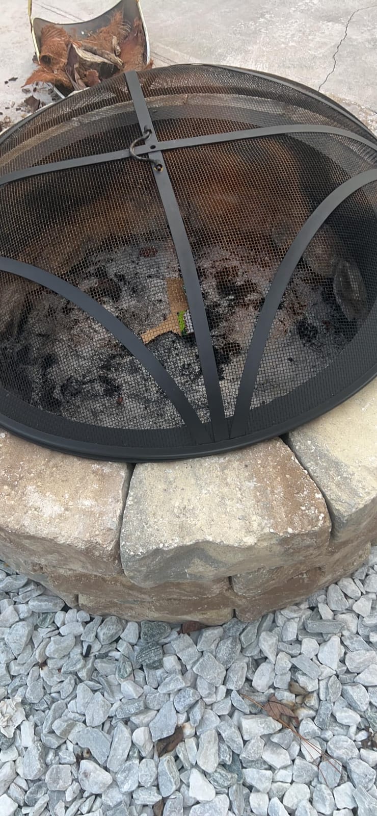 Sunnydaze Outdoor Round Fire Pit Screen, Reinforced Steel Mesh, 36-Inch customer photo 2