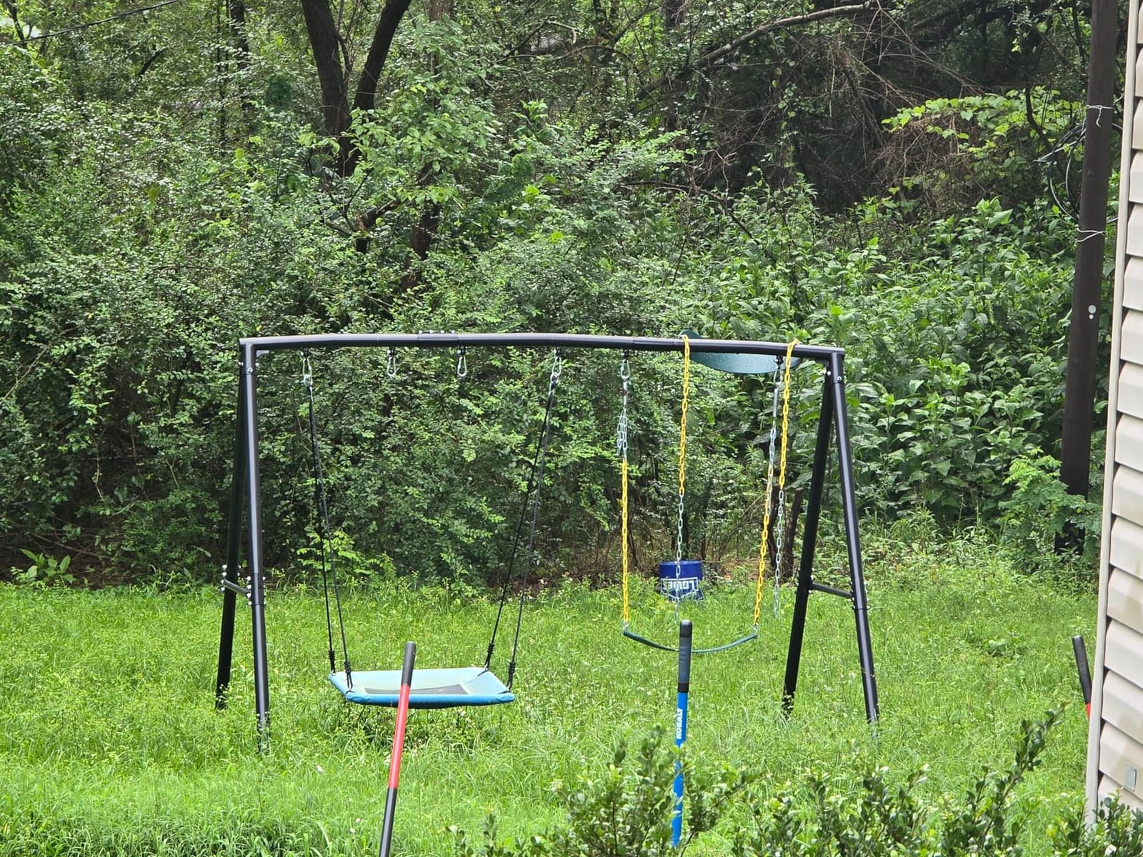 Hapfan 600lb Heavy Duty Swing Set for Outdoor Backyard with 3 Swings Black customer photo 2
