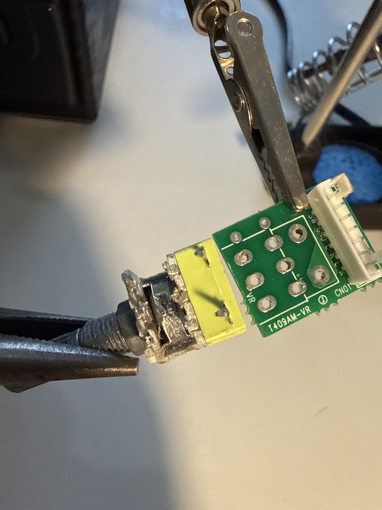 YIHUA 929D-V Electric Desoldering Soldering Iron Solder Sucker Desoldering Pump with Shorter Charging Handle and Desoldering Nozzles 1.0mm 1.2mm for Through-Hole Desoldering customer photo 1