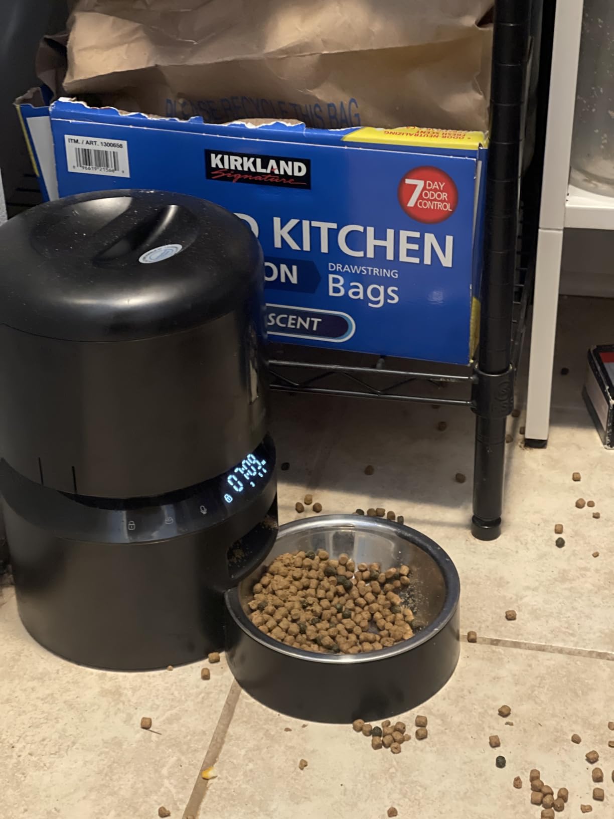 PETLIBRO Automatic Cat Feeder – 3L Programmable Pet Food Dispenser with Airtight Storage, Timed Portion Control, Voice Meal Call & Dual Power Supply, Clog-Free Healthy Feeding for Cats & Small Dogs customer photo 1