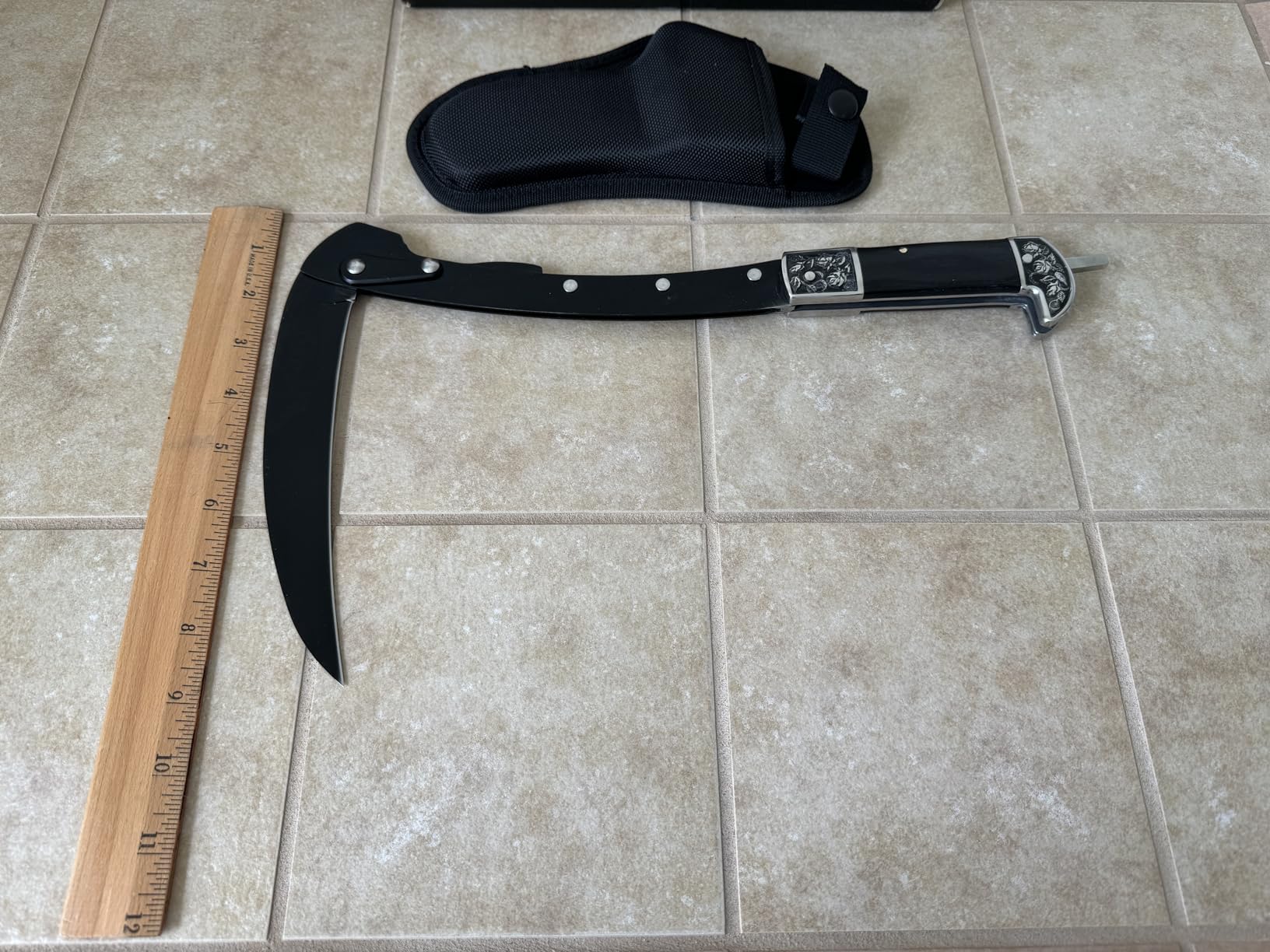 All-Black Sharp Edge Folding Scythe with Wooden Handle - Two Section Safety Sickle Knife for Grass Scythe and Grass Sickle, Foldable Garden Tool with Sheath customer photo 2