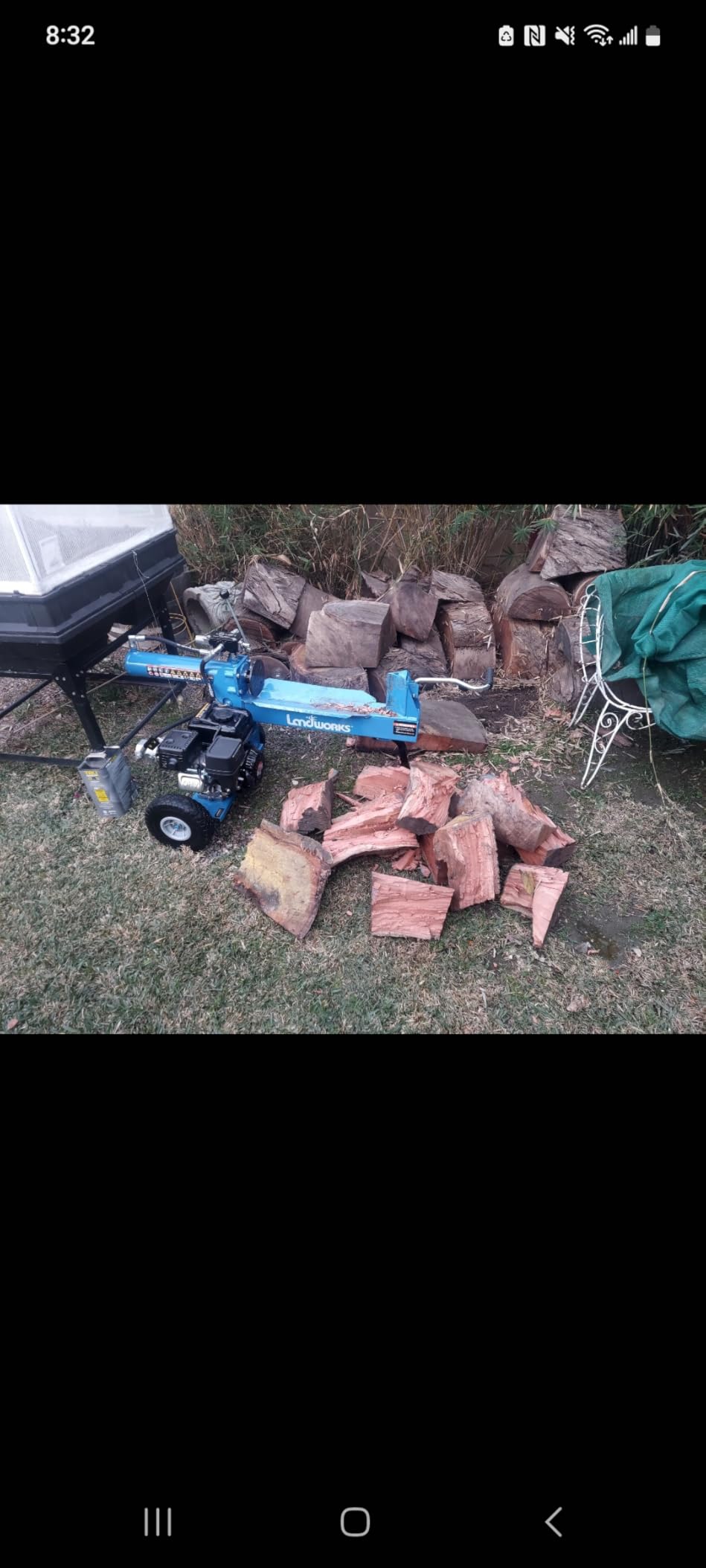 Landworks Portable 20-Ton Gas Log Splitter, 7 HP, Rapid Auto Return customer photo 1