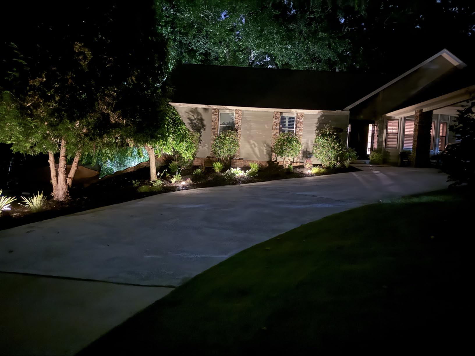 WELALO Solar Light Outdoor, IP68 Waterproof, Cool White, 6 Pack customer photo 1