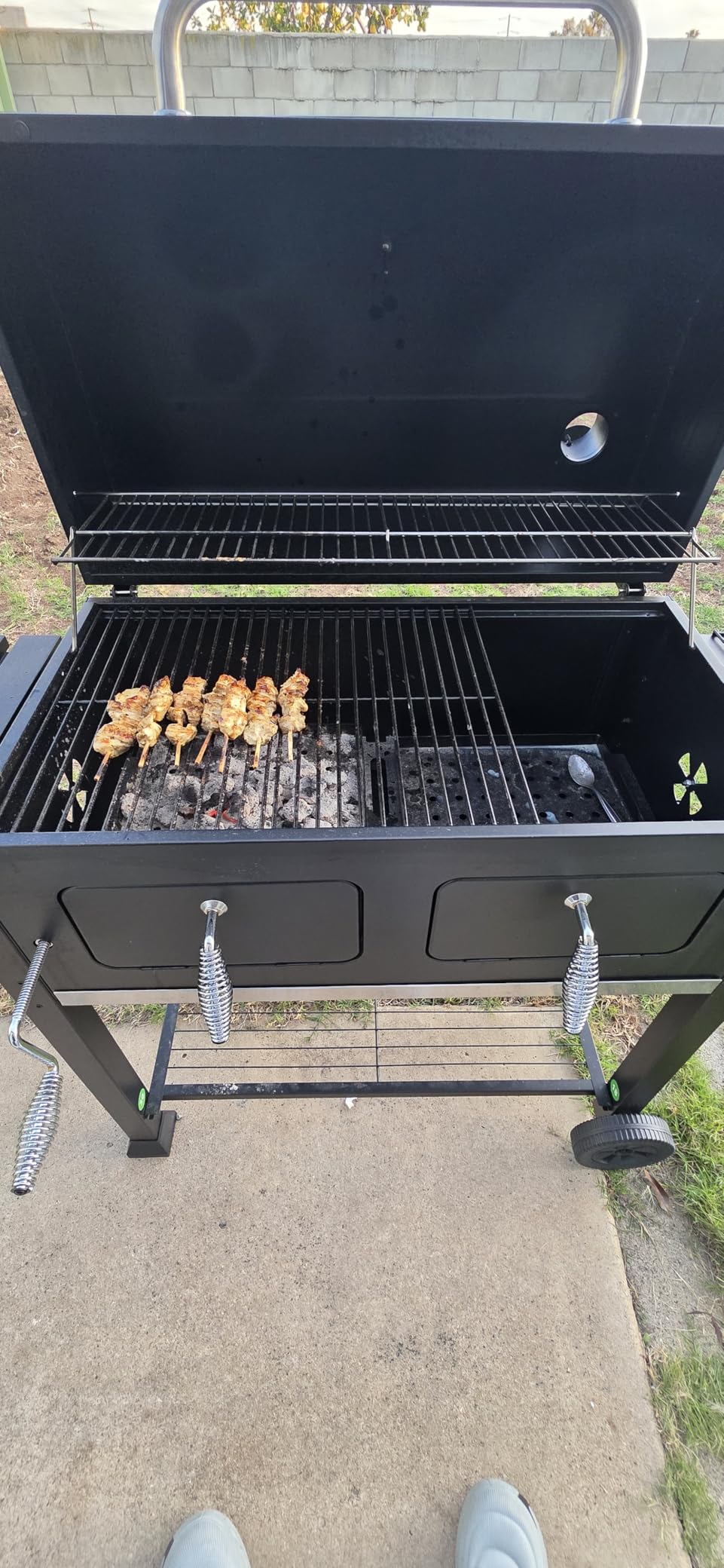 Captiva Designs Charcoal Grills Extra Large Barbecue Grill Heavy Duty | 794 SQ.IN Oversize Cooking Area, Outdoor BBQ Cooking Grill with 2 Individual Lifting Charcoal Trays and Foldable Side Tables customer photo 1