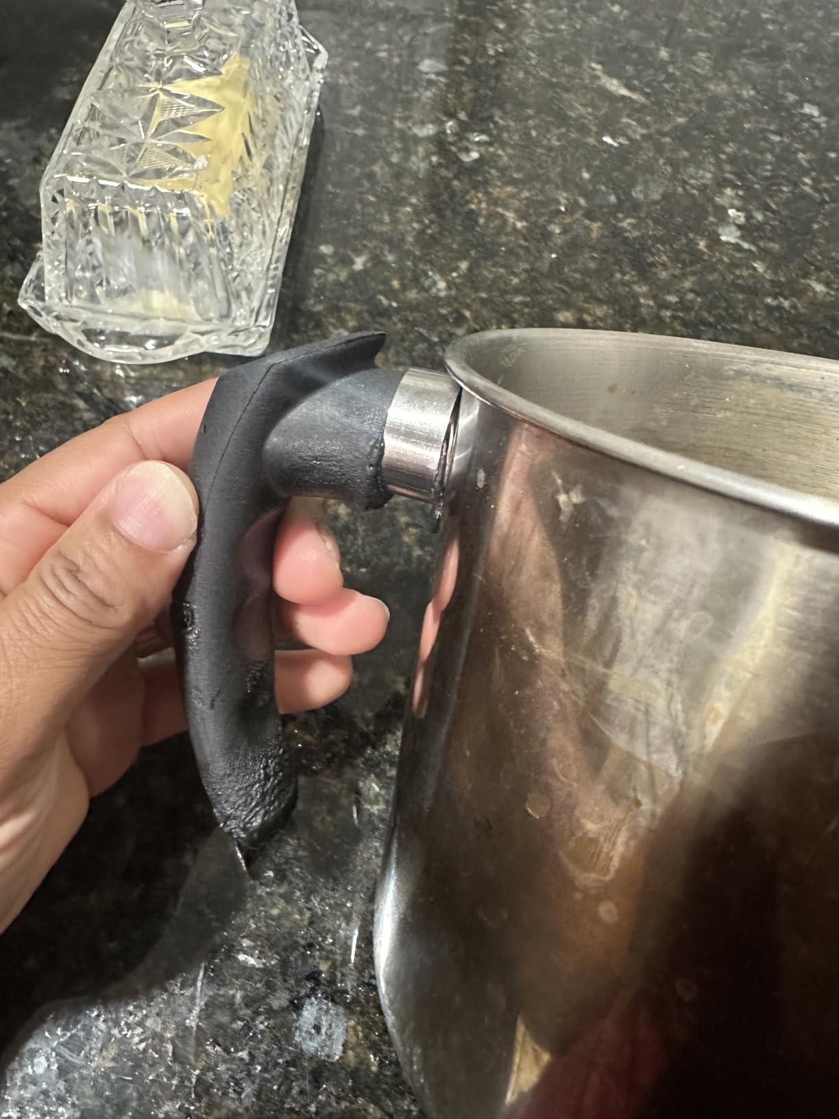 Candle Making Pouring Pot,2 pounds Capacity,Double Boiler Wax Melting Pot,Dripless Pouring Spout & Heat-Resisting Handle Designed Candle Making Pitcher, Silver customer photo 1