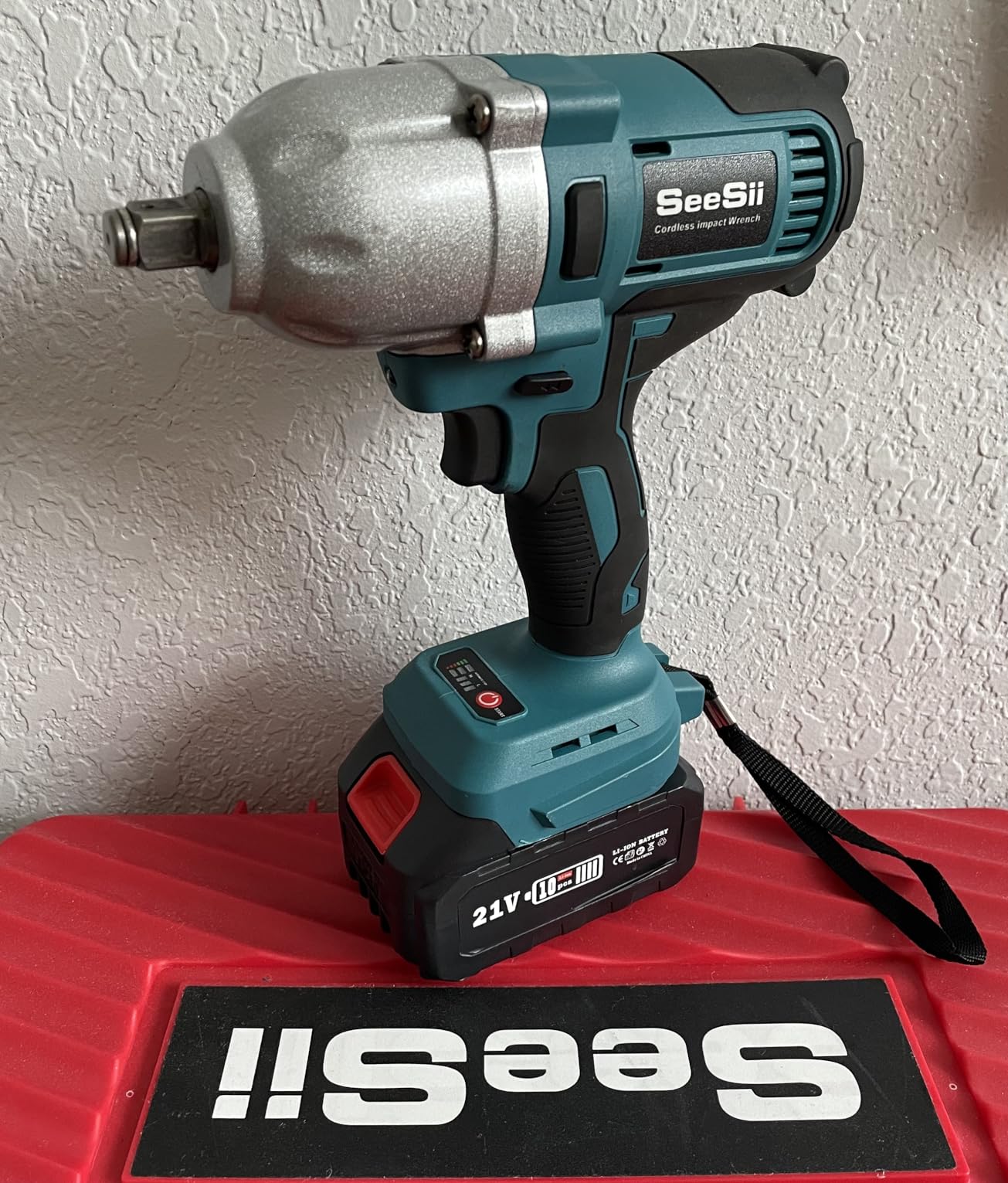 Seesii Impact Wrench 665 FT-LBS(900N.m) 3300IPM 1/2 Impact Gun High Torque Electric Impact Driver Cordless Impact Wrench with 21V 2x4.0Ah Battery 6 Sockets&Case for Home Car Tire Lug Nut Removal Tool customer photo 1