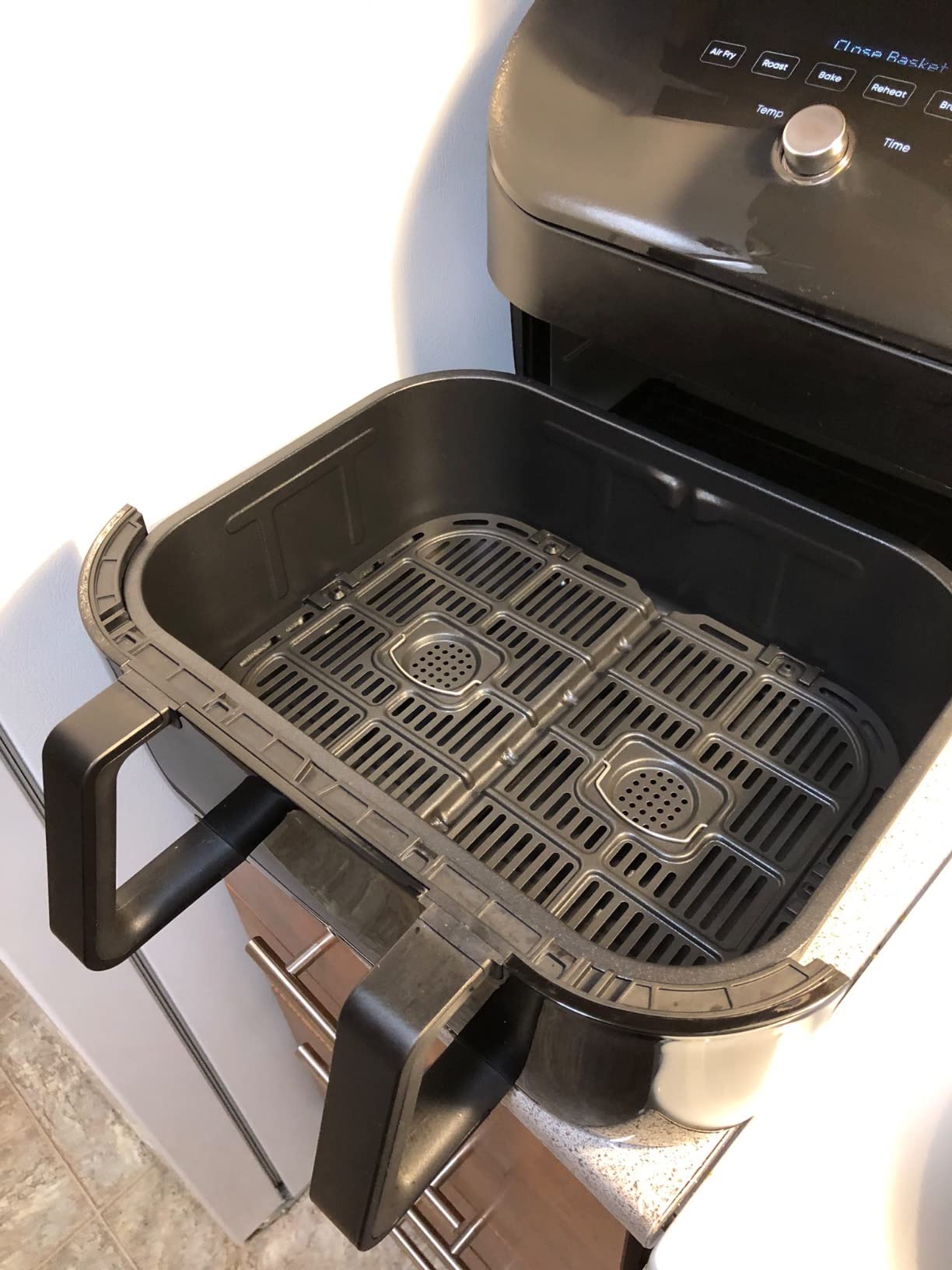 Instant Pot VersaZone 9QT Air Fryer,8-in-1 Functions with EvenCrisp Technology, Crisps,Broils, Bakes,Roasts, Dehydrates,Reheats at Same or Different Temperature, from the Makers of Instant Pot, Black customer photo 1