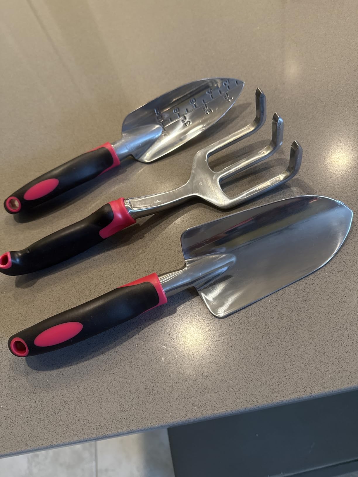 Garden Tool Set, 3 Pieces Aluminum Heavy Gardening Kit Including Hand Shovel, Transplant Shovel and Hand Rake with Soft Rubber Non-Slip Handle, Peoplewholovegardeningenjoy apleasant Experience customer photo 2