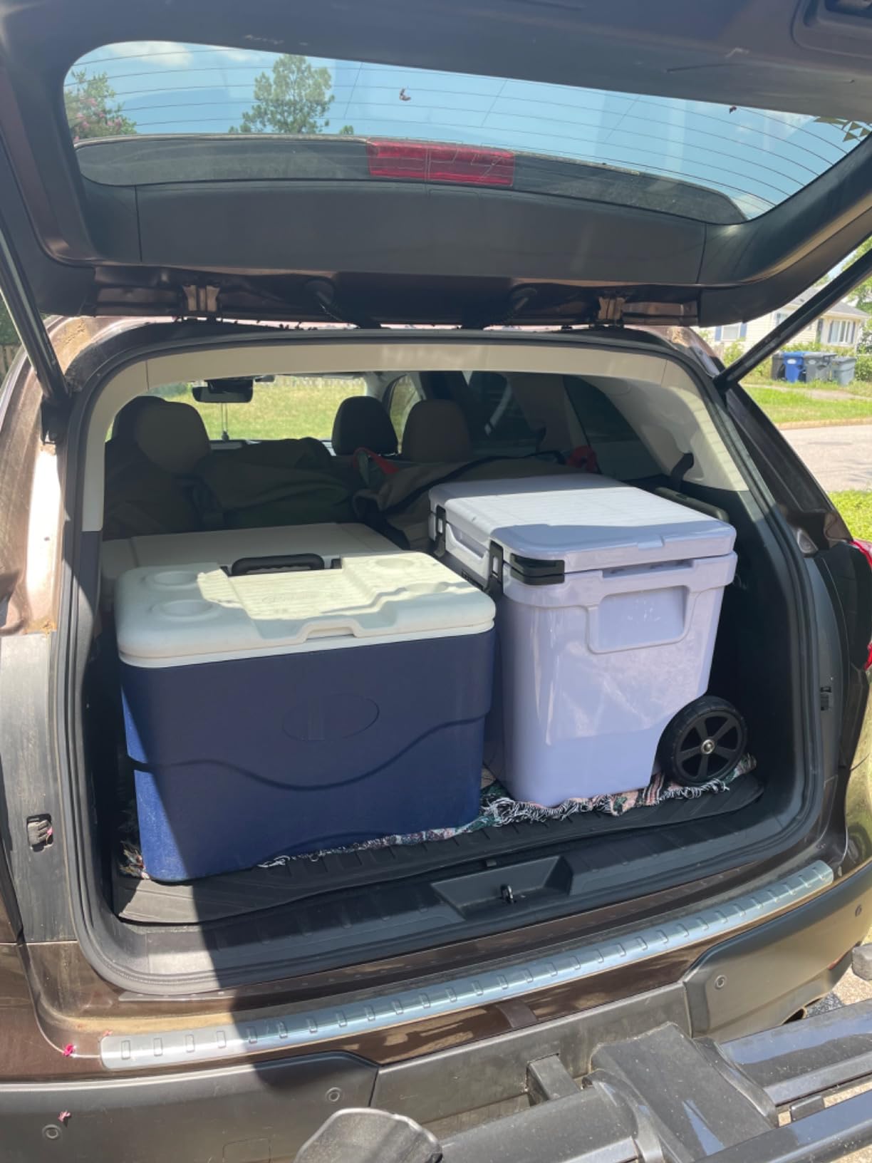 YETI Roadie 48 Wheeled Cooler with Retractable Periscope Handle customer photo 2