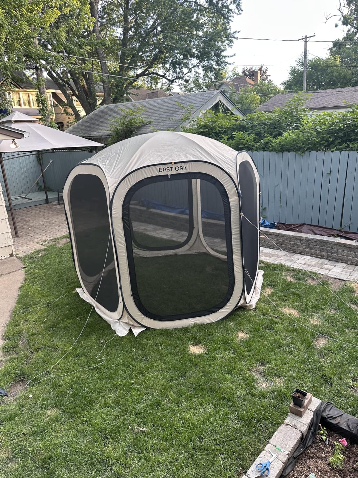 East Oak Pop up Screen Tent with Mosquito Netting, Portable Screen House Canopy Shelter, 10 x 10 FT Instant Screen Gazebo & UPF 50+ UV Protection for Patio, Backyard, Deck & Outdoor Activities, Beige customer photo 2