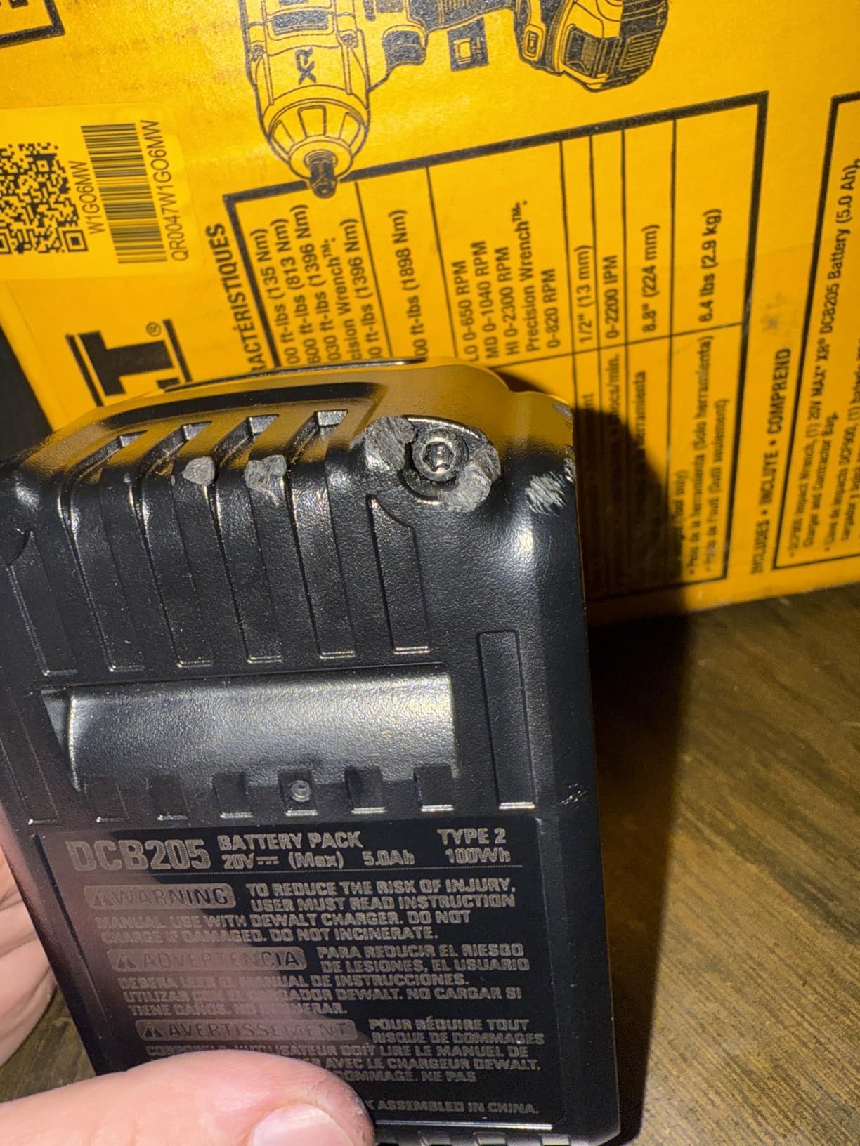 DEWALT 20V MAX Cordless Impact Wrench with Hog Ring Anvil, Brushless High Torque 1/2 Impact Gun, 4-Mode Speed, Includes Battery, Charger and Kit Bag (DCF900P1) customer photo 1