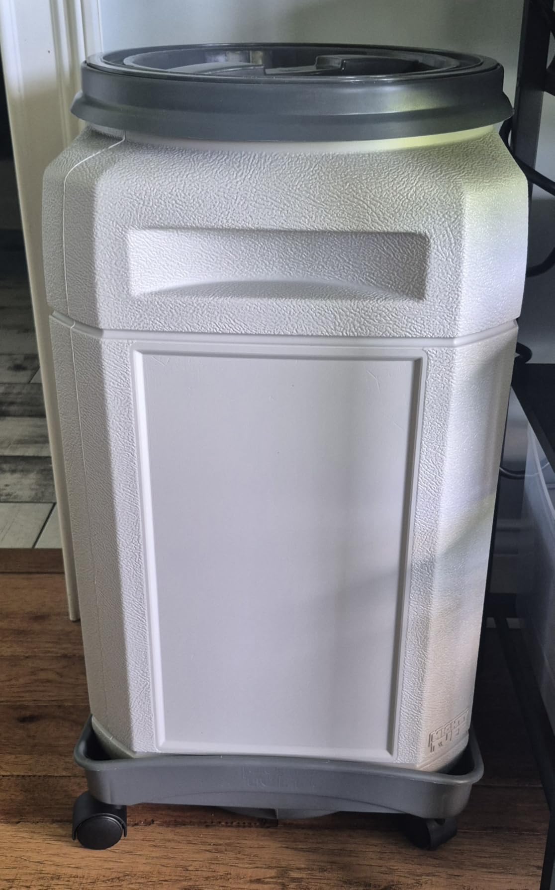 Mighty Tuff Airtight Dog Food Storage Container – 13 Gal, up to 54 lb Capacity – Cat and Dog Food Container with Twist Lid & Handles – BPA-Free, Made in USA customer photo 1