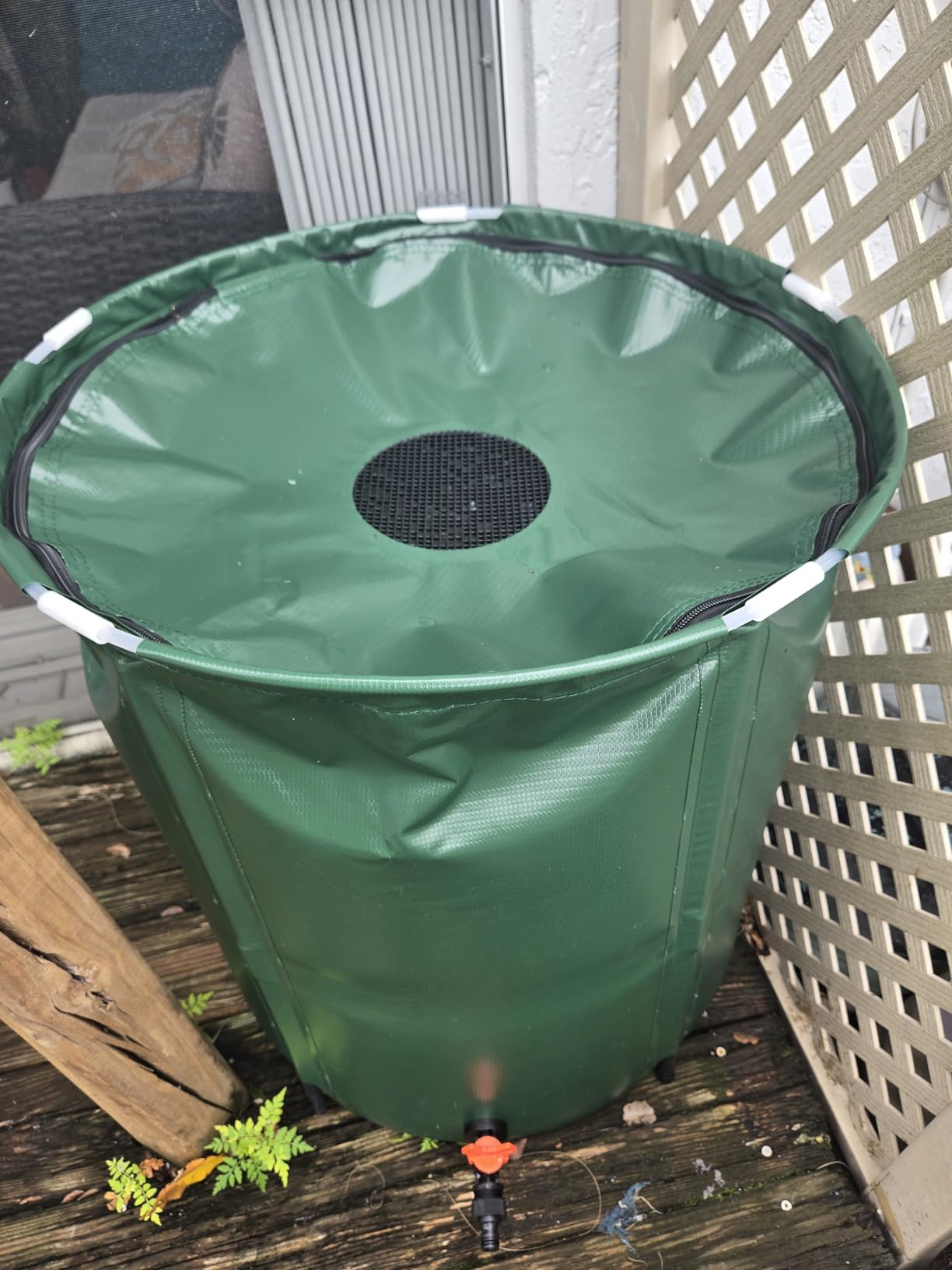 VINGLI Upgraded 100 Gallon Collapsible Rain Barrel, Portable Water Storage Collection System, Weather Proof Sturdy Tank Catcher Container with Filter Spigot Overflow Kit Black customer photo 2