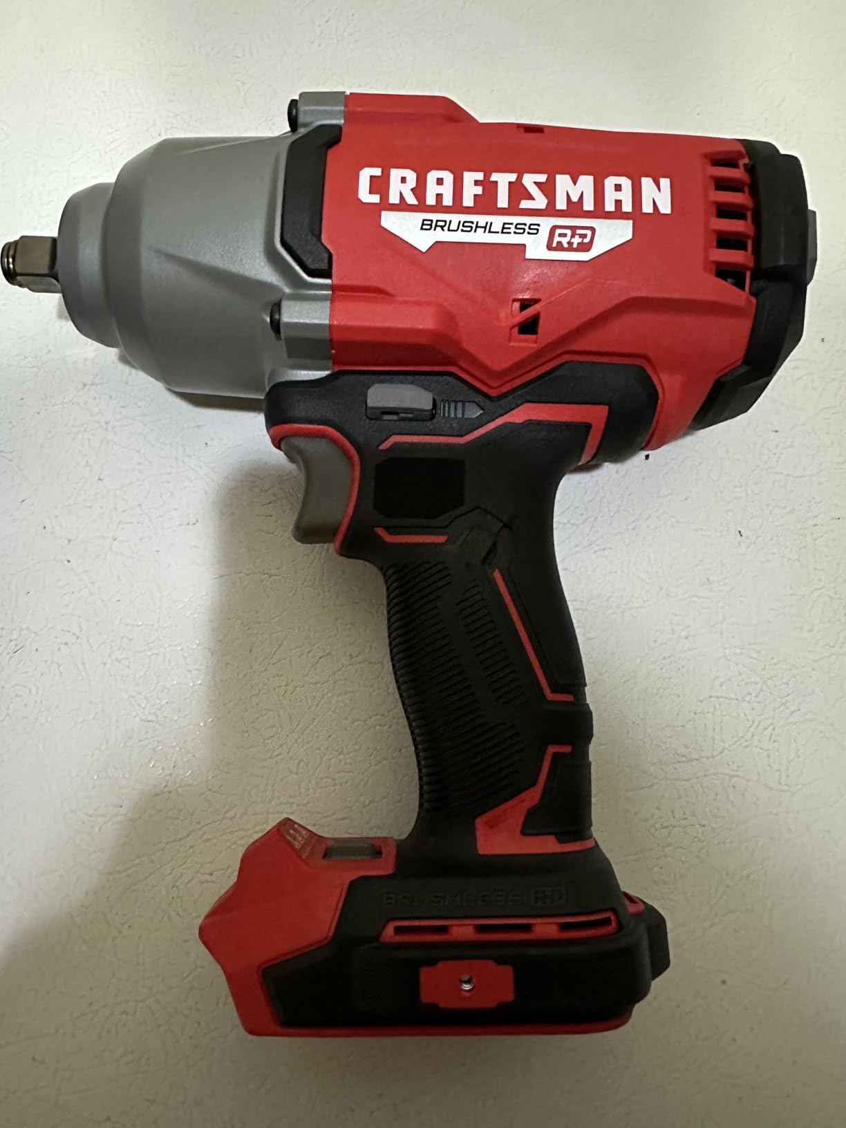 CRAFTSMAN V20 RP Impact Wrench, Cordless, Brushless, High Torque, 1/2 Inch, 4Ah Battery and Charger Included (CMCF940M1) customer photo 2