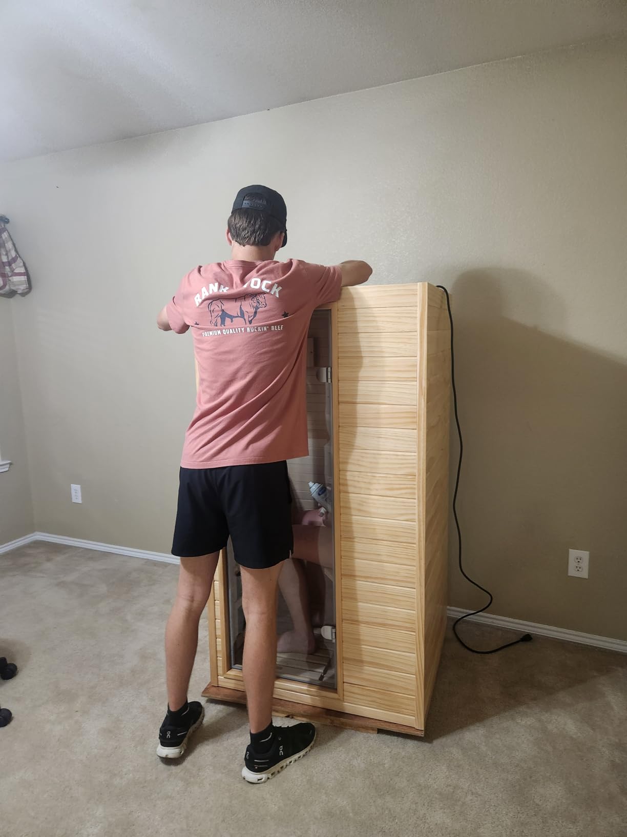 Homsido Infrared Home Sauna Room 1 Person Hemlock Wooden Indoor Dry Sauna，Low EMF 1200W/110V Heaters Panels,LCD Control Panel,10 Minutes Pre-Warm up,Time and Temp Pre-Set,1-Year Aftersale customer photo 1