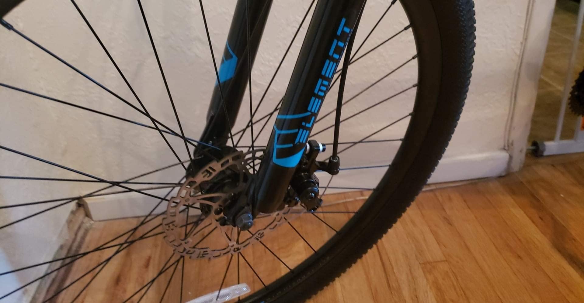 Mongoose Grafton Mountain Bike, 21 Speed, Aluminum Frame, Knobby Mountain Tires, Suspension Fork, Trigger Shifters, Mechanical Disc Brakes customer photo 2