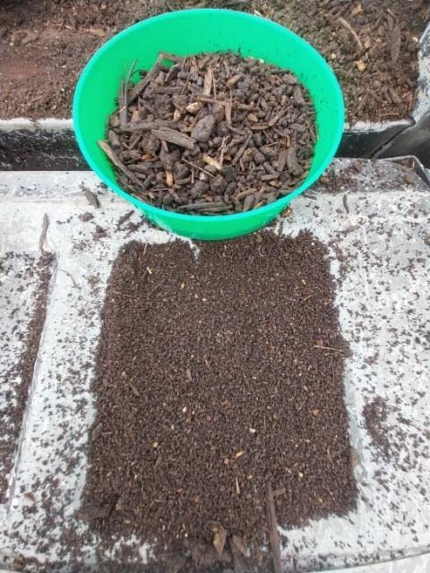 4 Pack Garden Soil Compost Sifter Round Plastic Sand Sieve, Sifting Pan Set customer photo 2