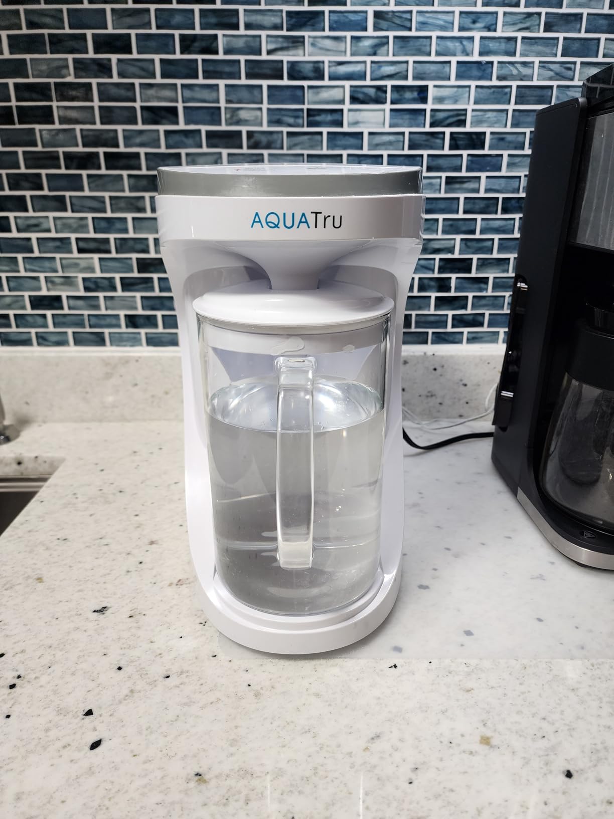 AquaTru Glass Carafe | Countertop Reverse Osmosis Water Filter Countertop RO System Water Purifier | 4 Stage Reverse Osmosis Filtration | Removes 84 Contaminants Like PFOA + PFOS, Lead, Microplastics customer photo 2