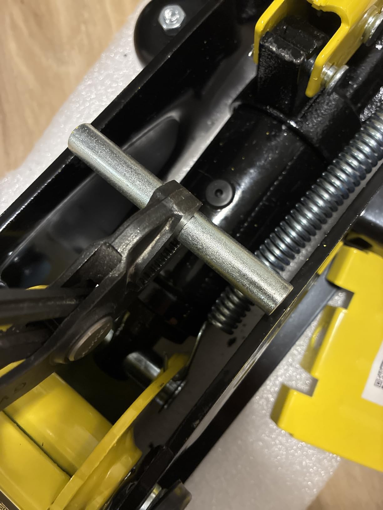 VEVOR 2.5 Ton Low Profile Heavy-Duty Steel Racing Floor Jack customer photo 2