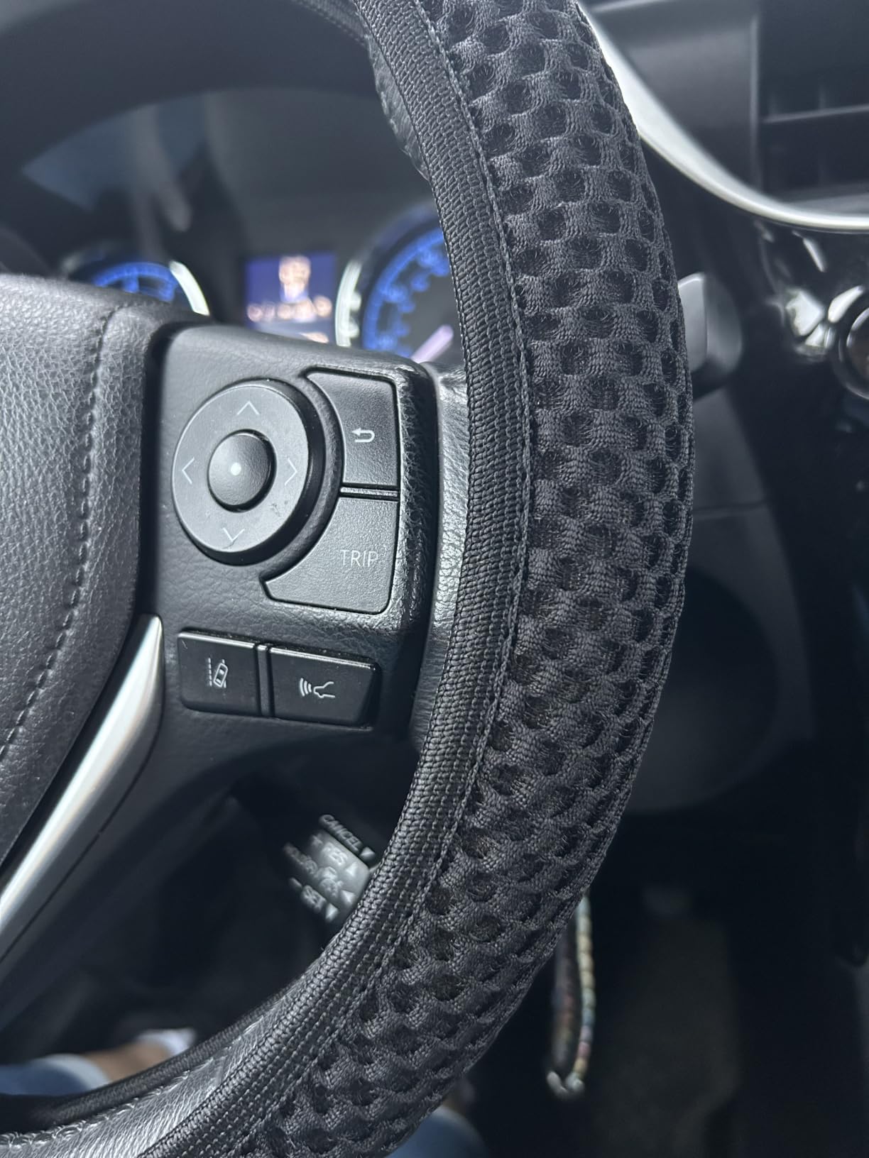 Alpmosn Elastic Stretch Steering Wheel Cover, Universal Interior Accessories Steering Wheel Cover for Women & Men, Breathable Microfiber Ice Silk, Anti-Slip, Odorless, Easy Carry(Black) customer photo 2