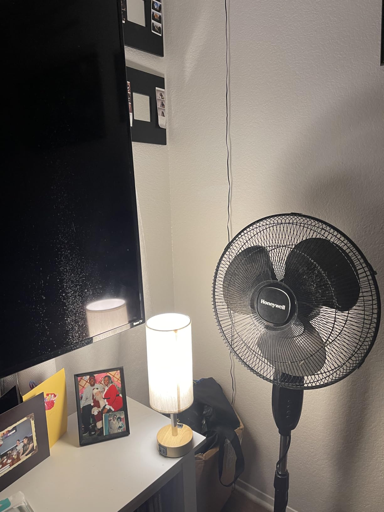 Fenmzee Bedside Table Lamp for Bedroom - Dimmable Touch, USB A+C, AC Outlet customer photo 2