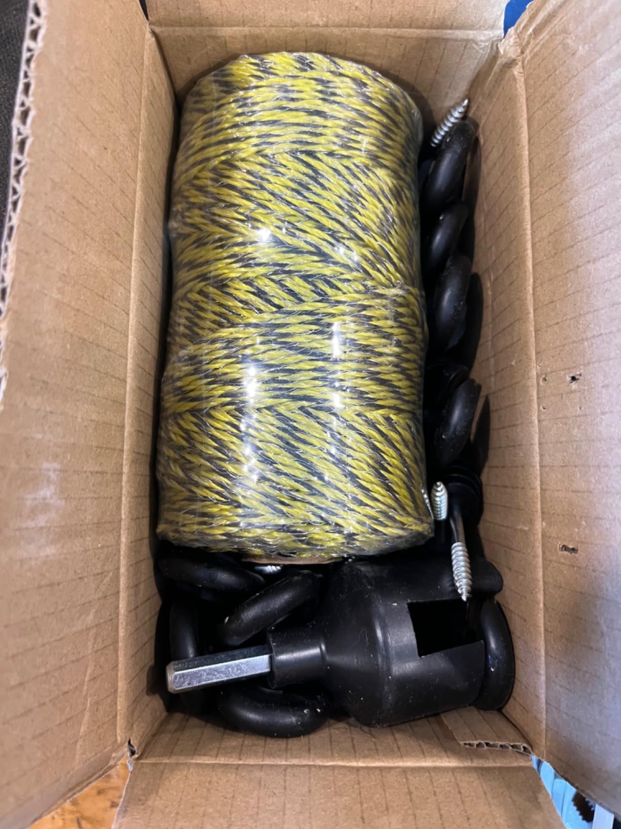 656 Feet Electric Fence Polywire & 50 Pcs Electric Fence Insulator, Portable Electric Fencing Poly Wire Rope Line 6 Steel Strands for Reliable Conductivity & Rust Resistance customer photo 2