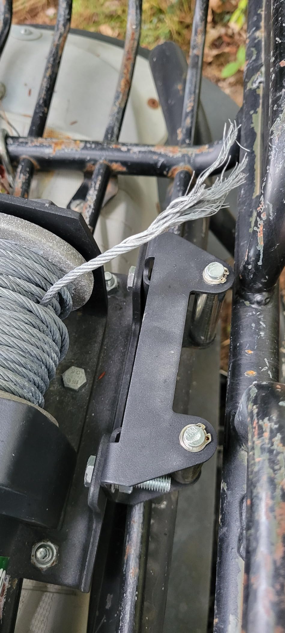 2000lb Winch for ATV, with Steel Cable,ATV Winch with Wired Manual Remote Control Switch,IP65 Waterproof,with Mounting Plate,with Roller Fairlead&Hook customer photo 1