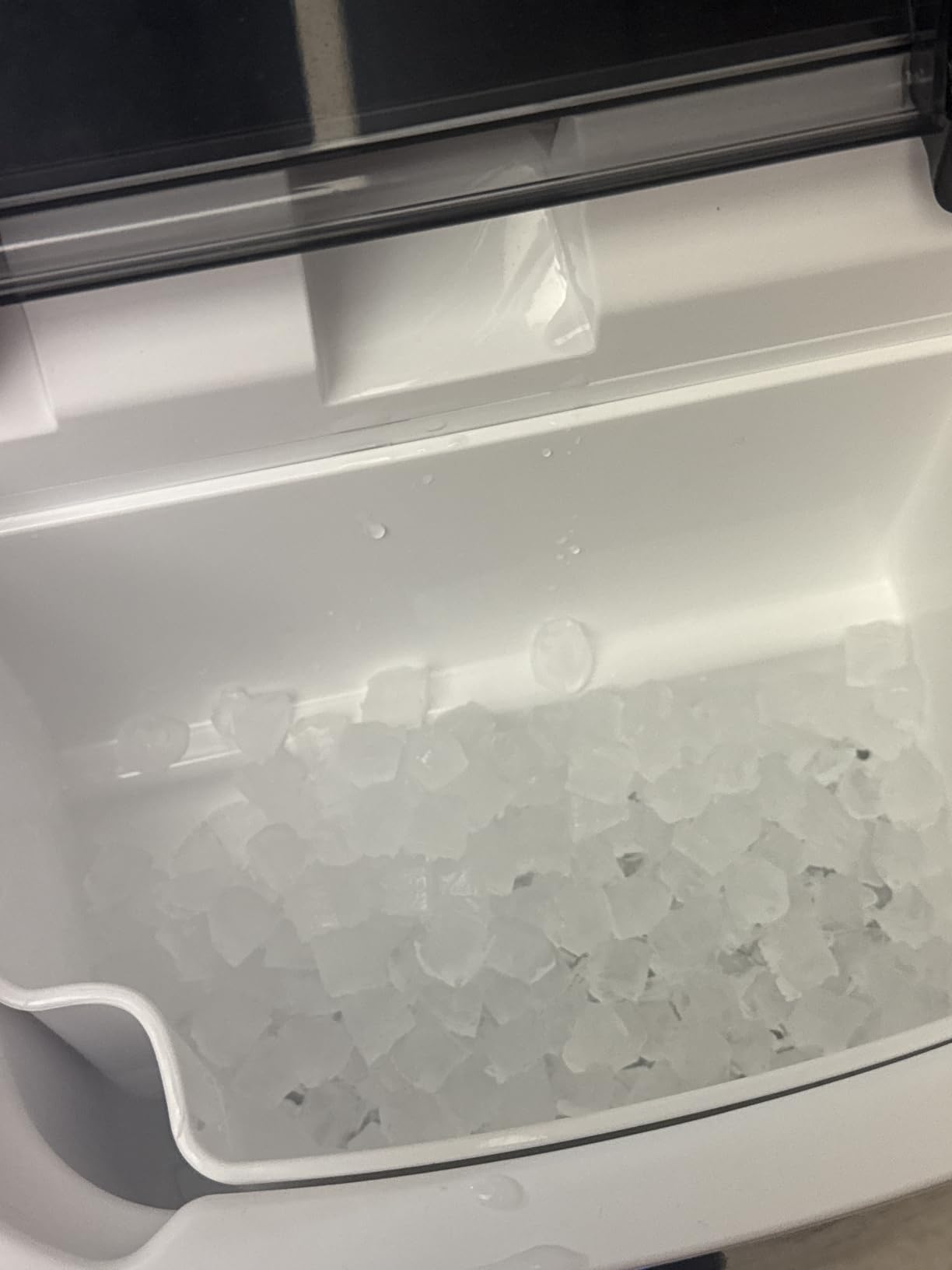 EUHOMY Nugget Ice Maker Countertop with Handle, Ready in 6 Mins, 34lbs Per Day, Removable Top Cover, Auto-Cleaning, Portable Sonic Ice Maker with Basket and Scoop, for Home/Party/RV/Camping (Black) customer photo 2