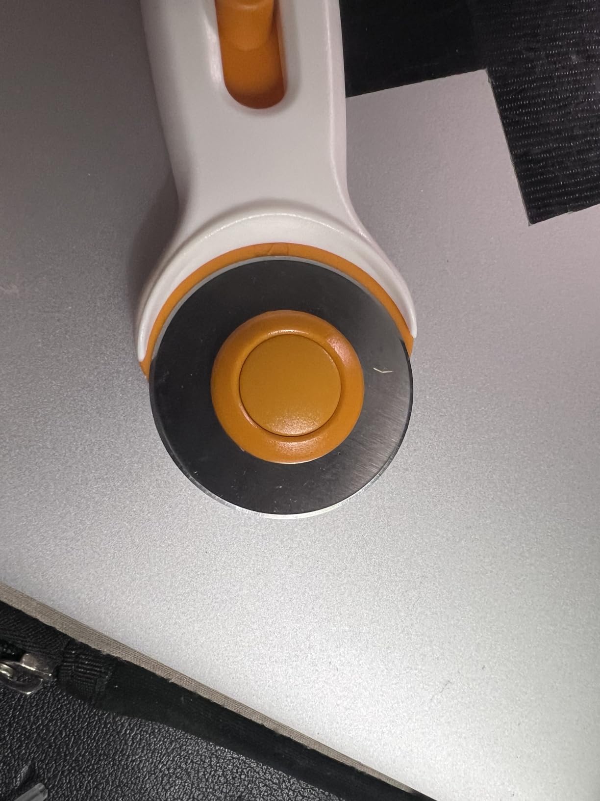 Fiskars 45mm Stick Rotary Cutter for Fabric, Arts and Crafts & Sewing customer photo 2