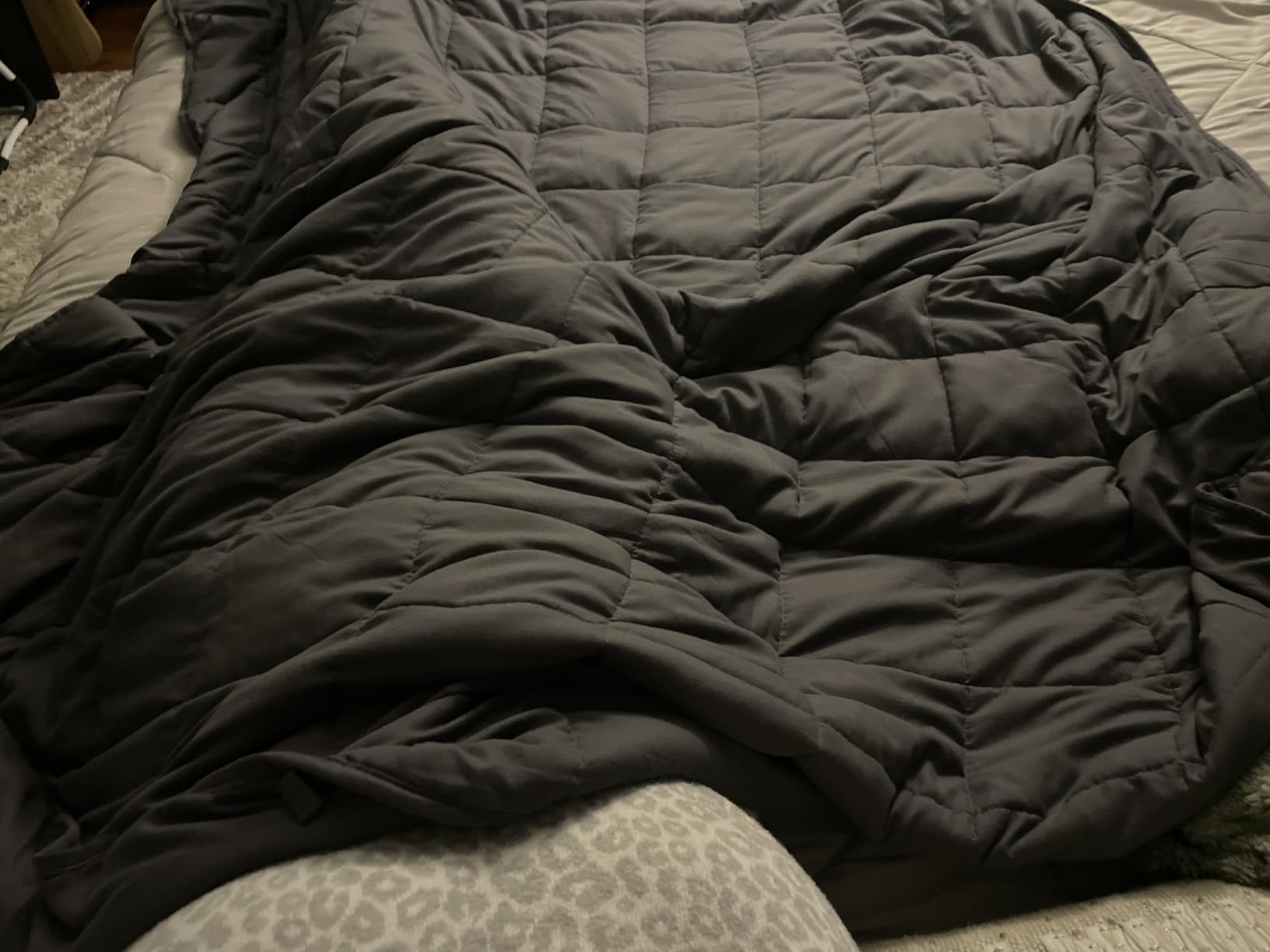 yescool King Size Weighted Blanket for Adults (20 lbs, 80” x 87”, Grey) Cooling Heavy Blanket for Sleeping Perfect for 190-210 lbs, Breathable Blanket for Adults & Couple All Season, Machine Washable customer photo 1
