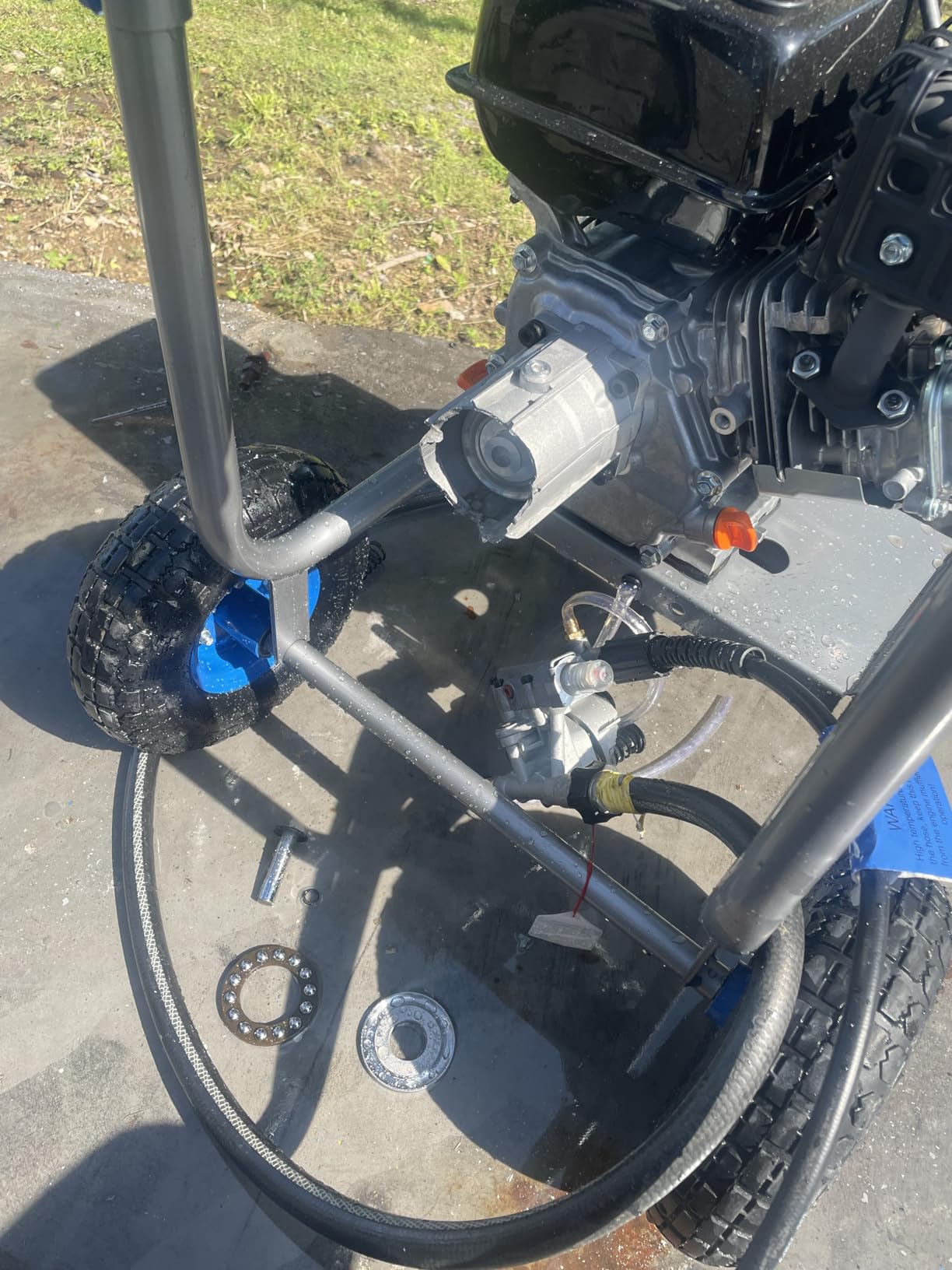 3500PSI Gas Pressure Washer, 2.3GPM Gas Powered High Pressure Washer with 212CC Engine, 4 Adjustable Nozzles, 25 ft High Pressure Hose for Cleaning Walls, Terraces, Vehicles, Garden (Blue) customer photo 1