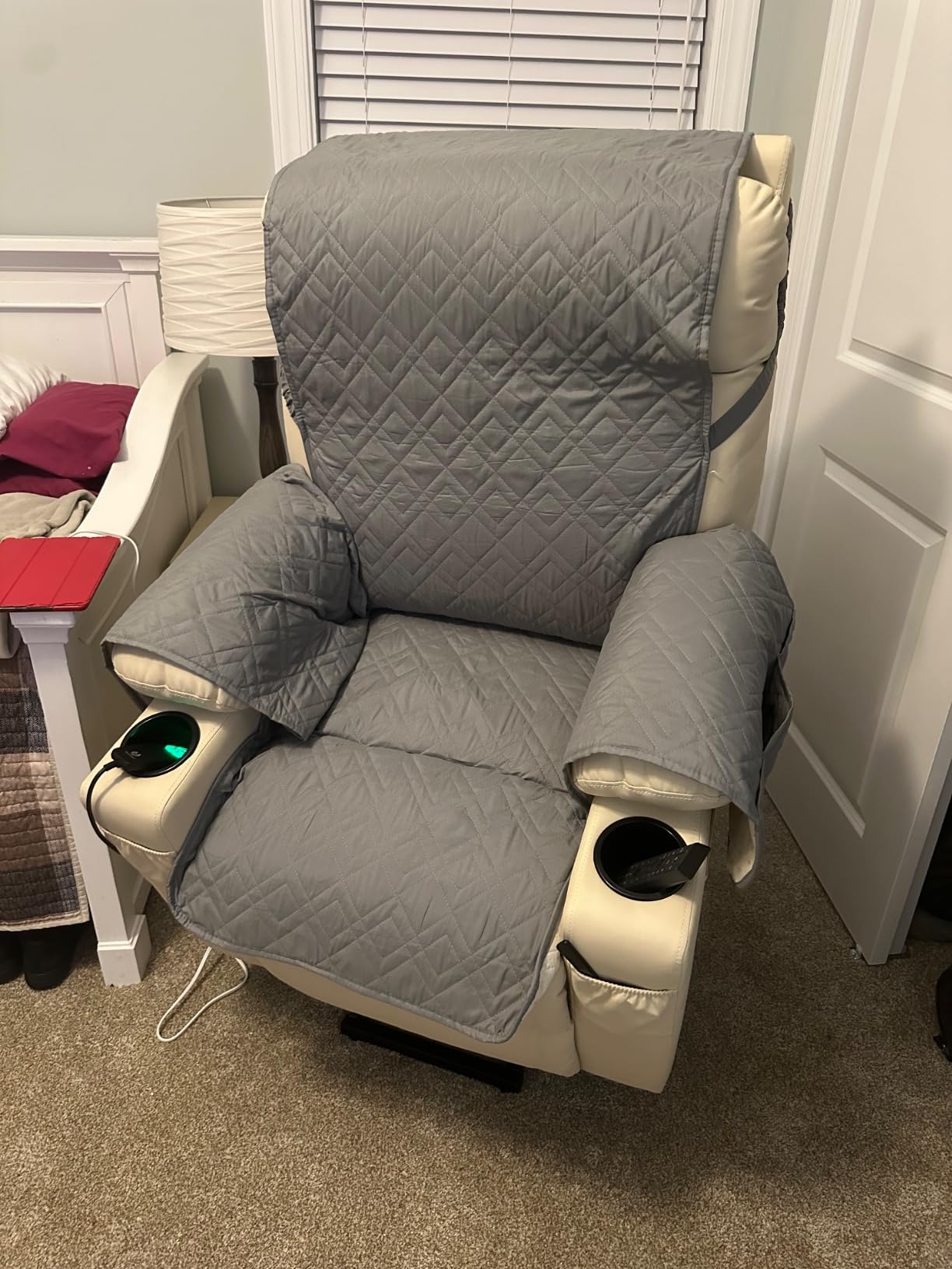 MCombo Small Power Lift Recliner Chair with Ajustable Power Headrest 7111 customer photo 2