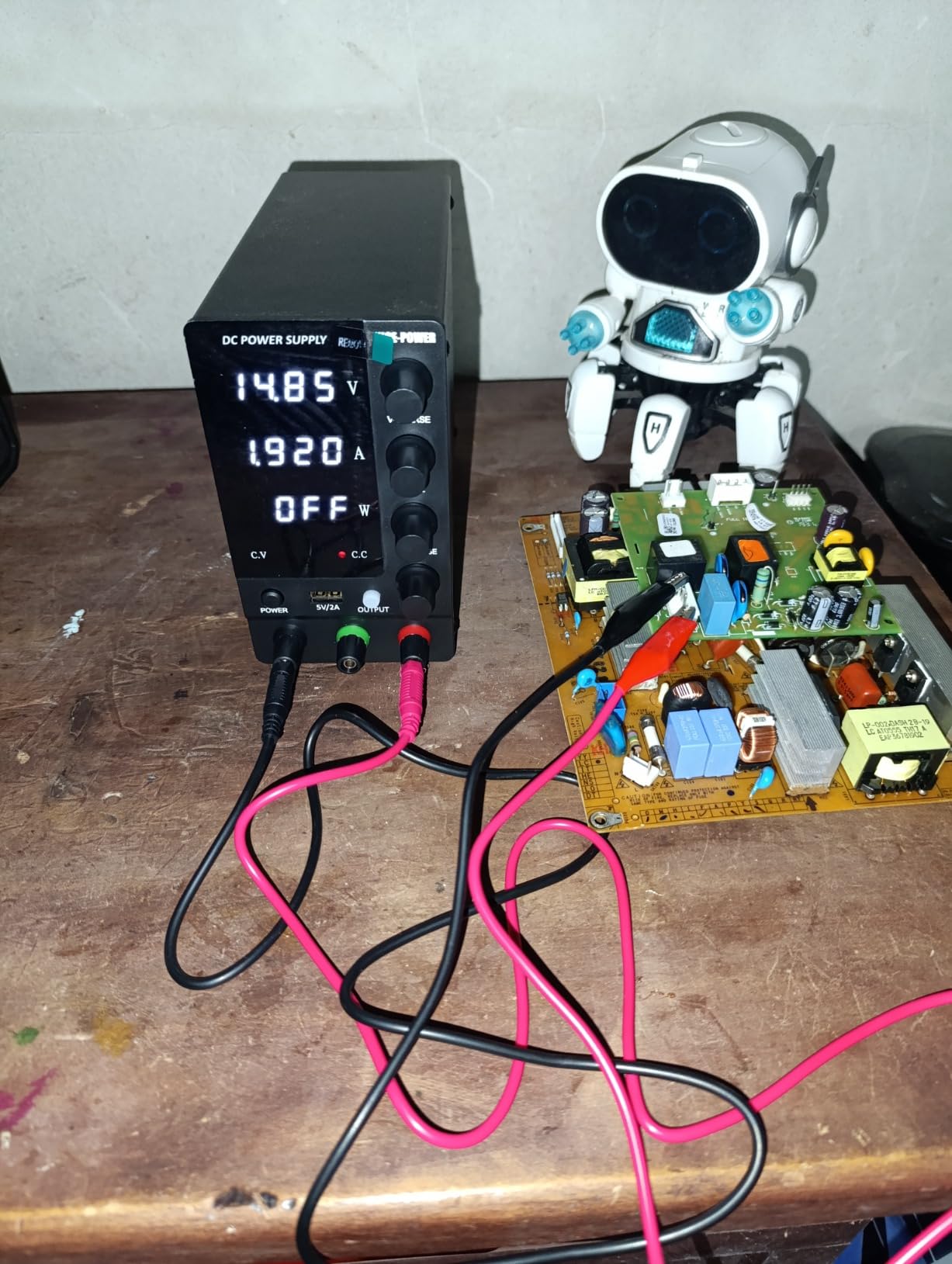 NICE-POWER DC Power Supply Variable 30V 10A, Adjustable Switching Regulated DC Bench Power Supply with Output Switch High Precision 4-Digit LED Display, Benchtop Lab Power Supplies with 5V/2A USB Port customer photo 2