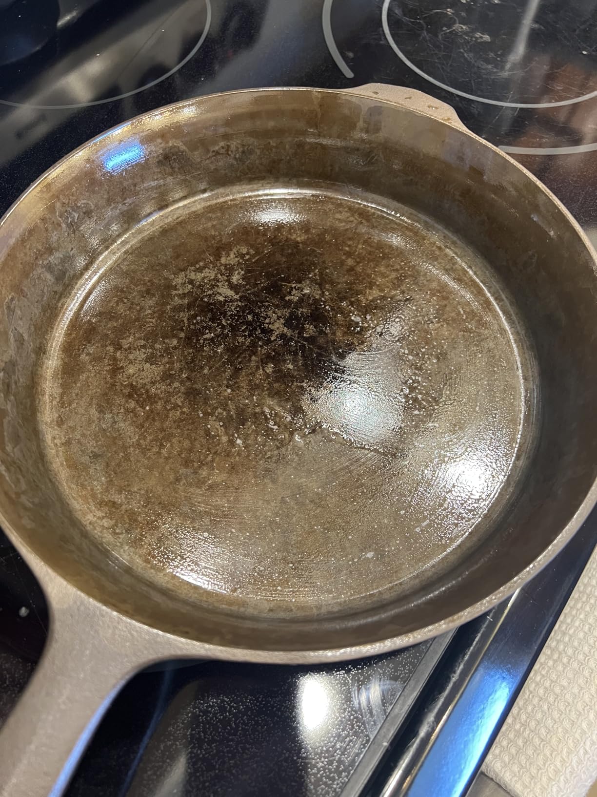 Field Company No.12 Extra-Large Cast Iron Skillet – 13.4-Inch Pre-Seasoned Pan for 6–8 Servings, Lighter & Smooth, Made in USA customer photo 1
