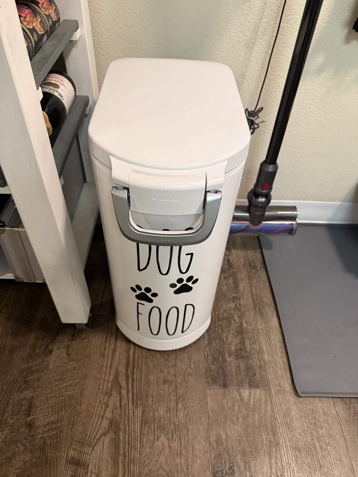 simplehuman 25 Liter, 27 lb / 12.2 kg Medium Pet Food Storage Container for Dog Food, Cat Food, and Bird Feed, Alloy Steel, Matte Black customer photo 2