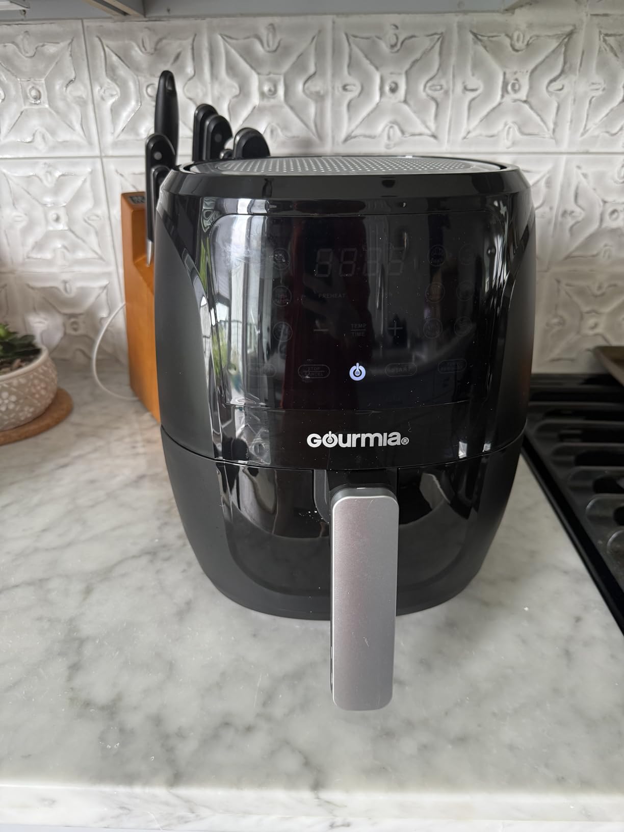 Gourmia Air Fryer - 4 Qt Basket Capacity, 12 Cooking Presets, Black customer photo 2
